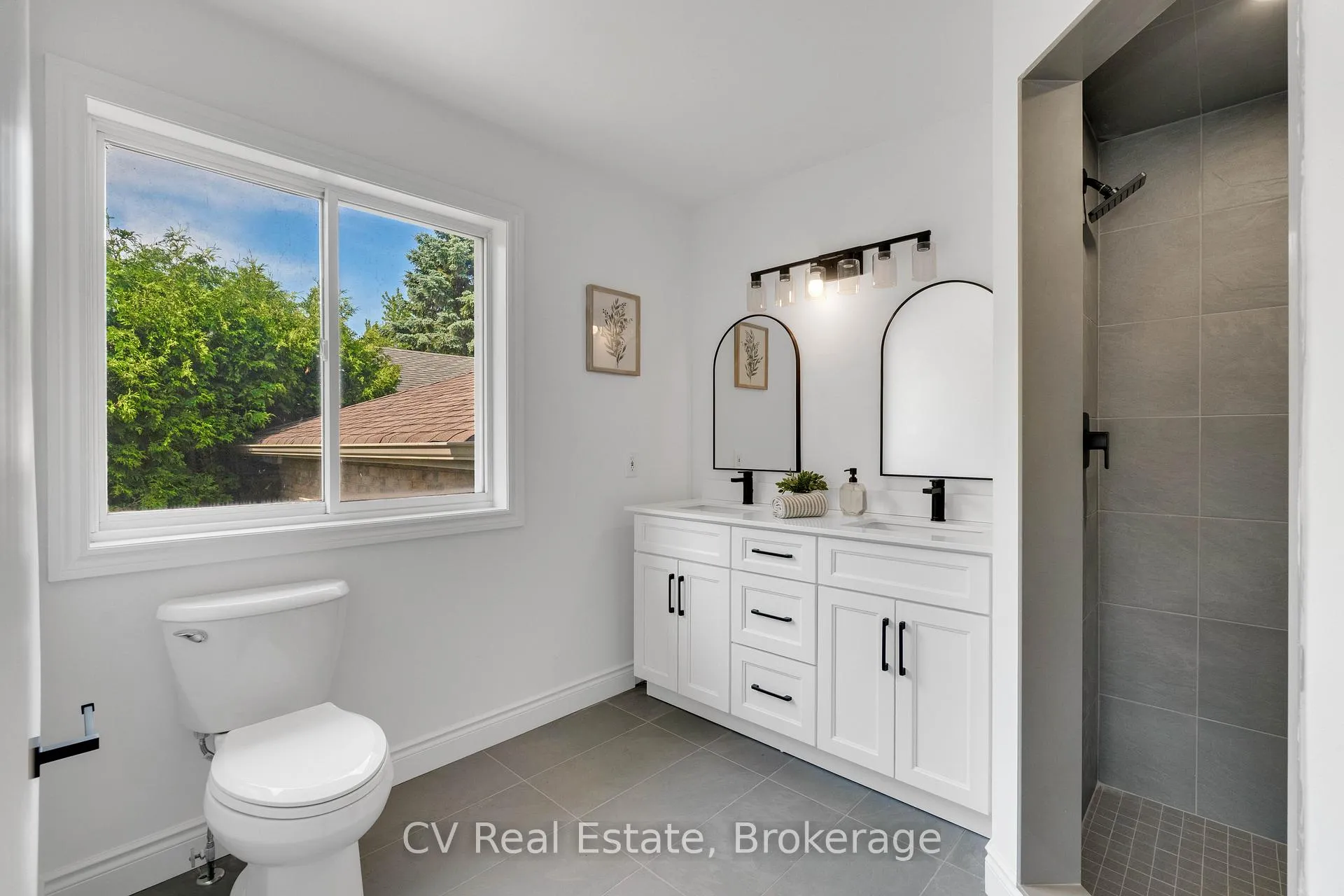 Photo 13 of 124 Columbia Road, Barrie, Holly — HOMEH