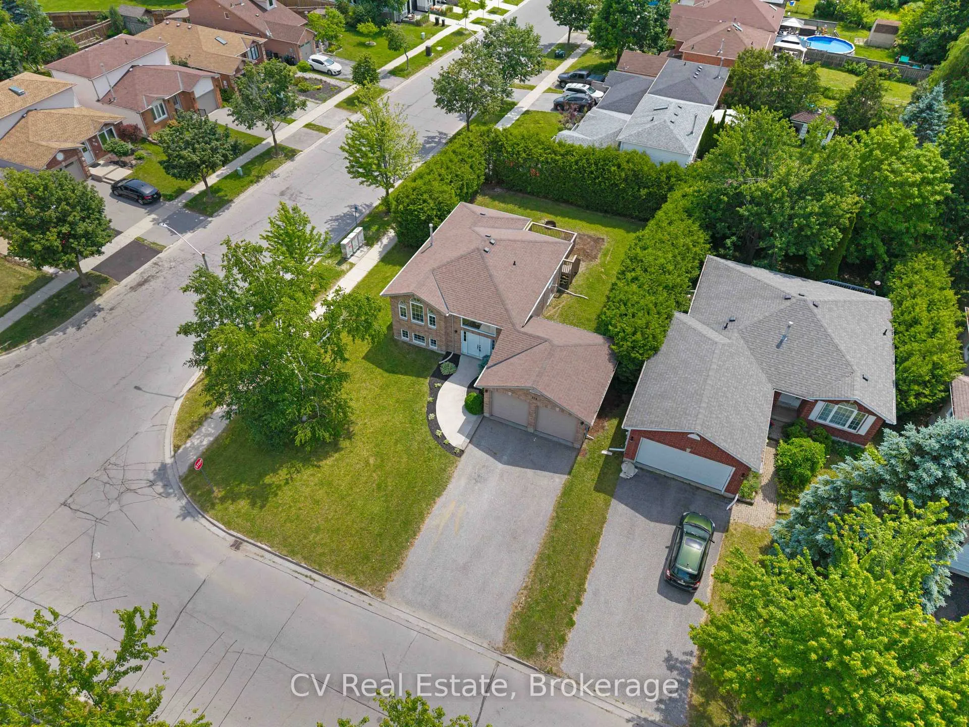 Photo 33 of 124 Columbia Road, Barrie, Holly — HOMEH