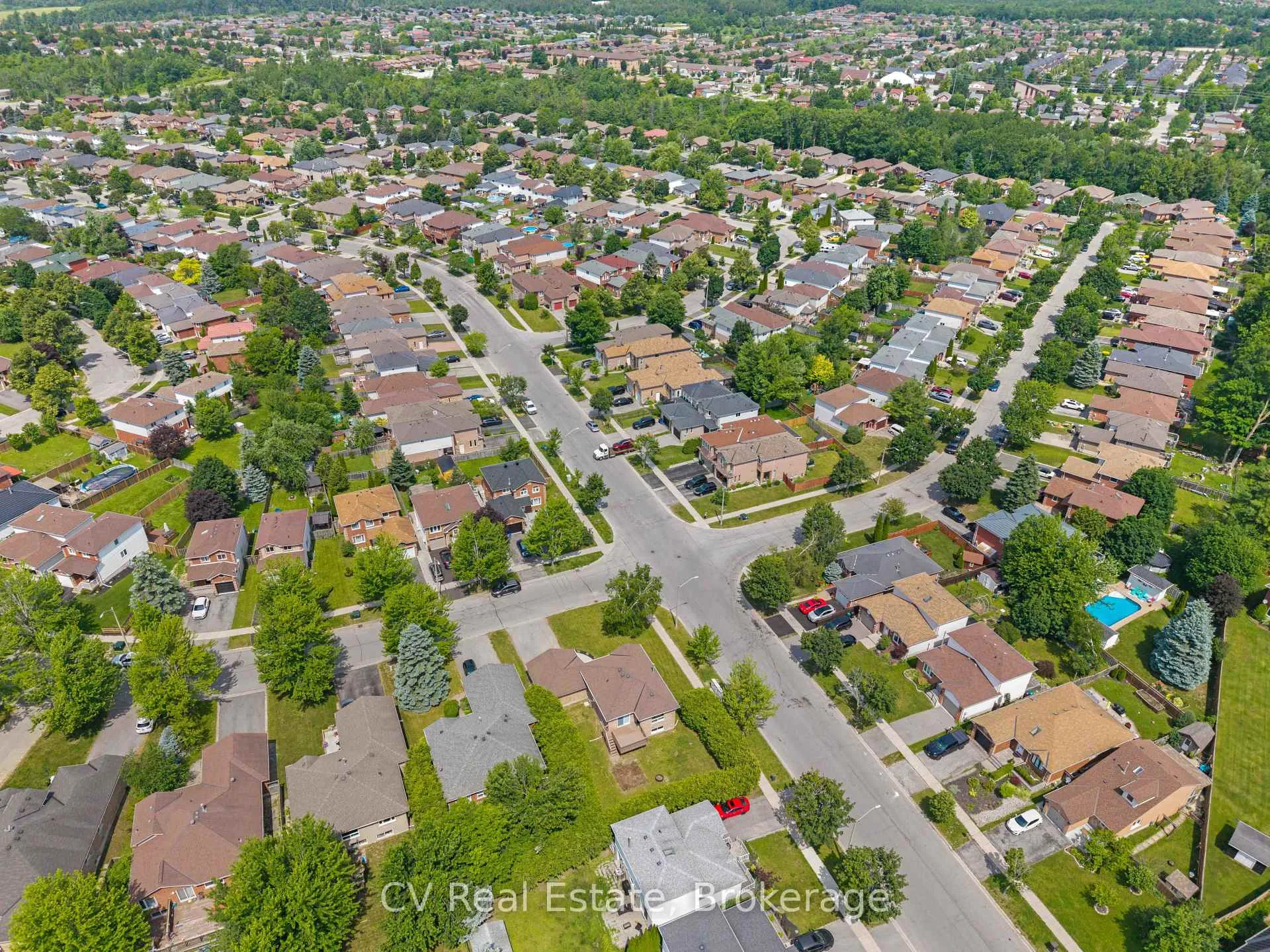 Photo 36 of 124 Columbia Road, Barrie, Holly — HOMEH
