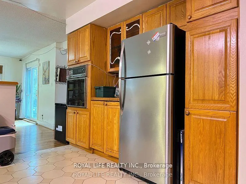 Photo 4 of 33 Agincourt Drive, Scarborough, Agincourt South-Malvern West — HOMEH