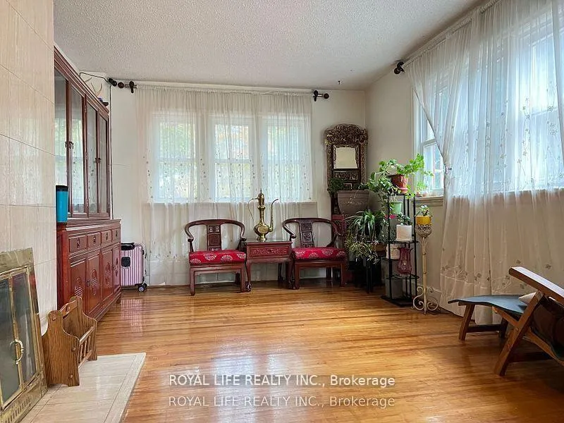 Photo 11 of 33 Agincourt Drive, Scarborough, Agincourt South-Malvern West — HOMEH