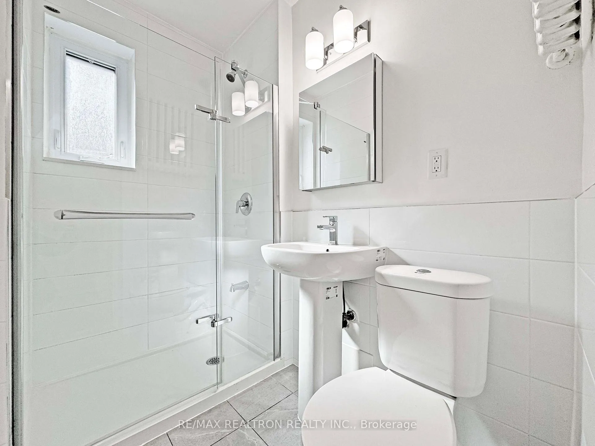 Photo 7 of Unit 325, 398 Avenue Road, Toronto, Casa Loma — HOMEH