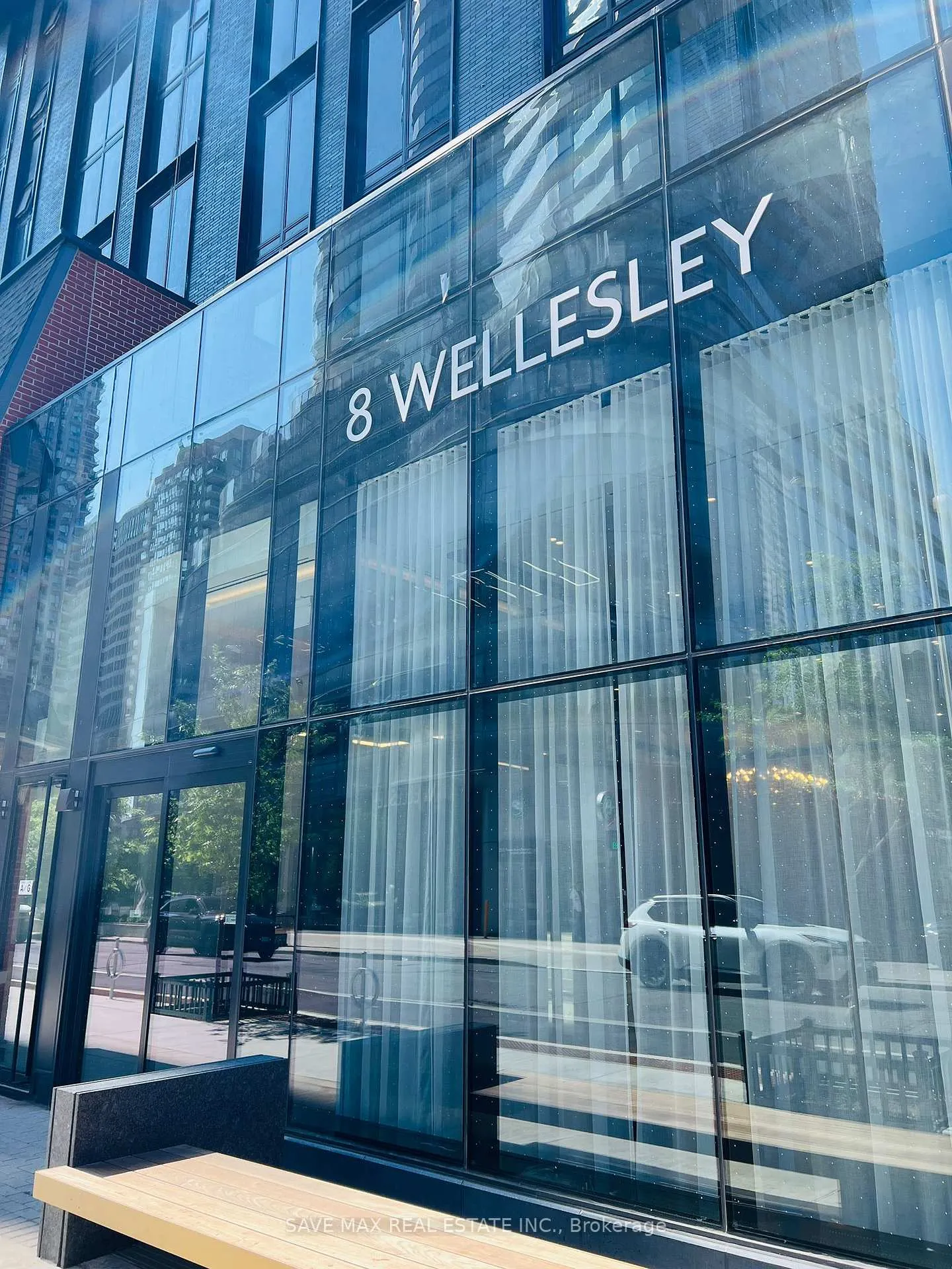Front of Unit 2709, 8 Wellesley Street W