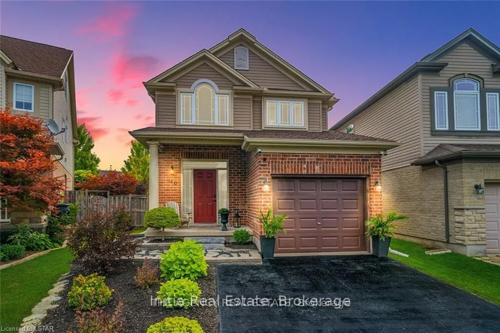 Photo 2 of 940 Mapleridge Street, London, North M — HOMEH
