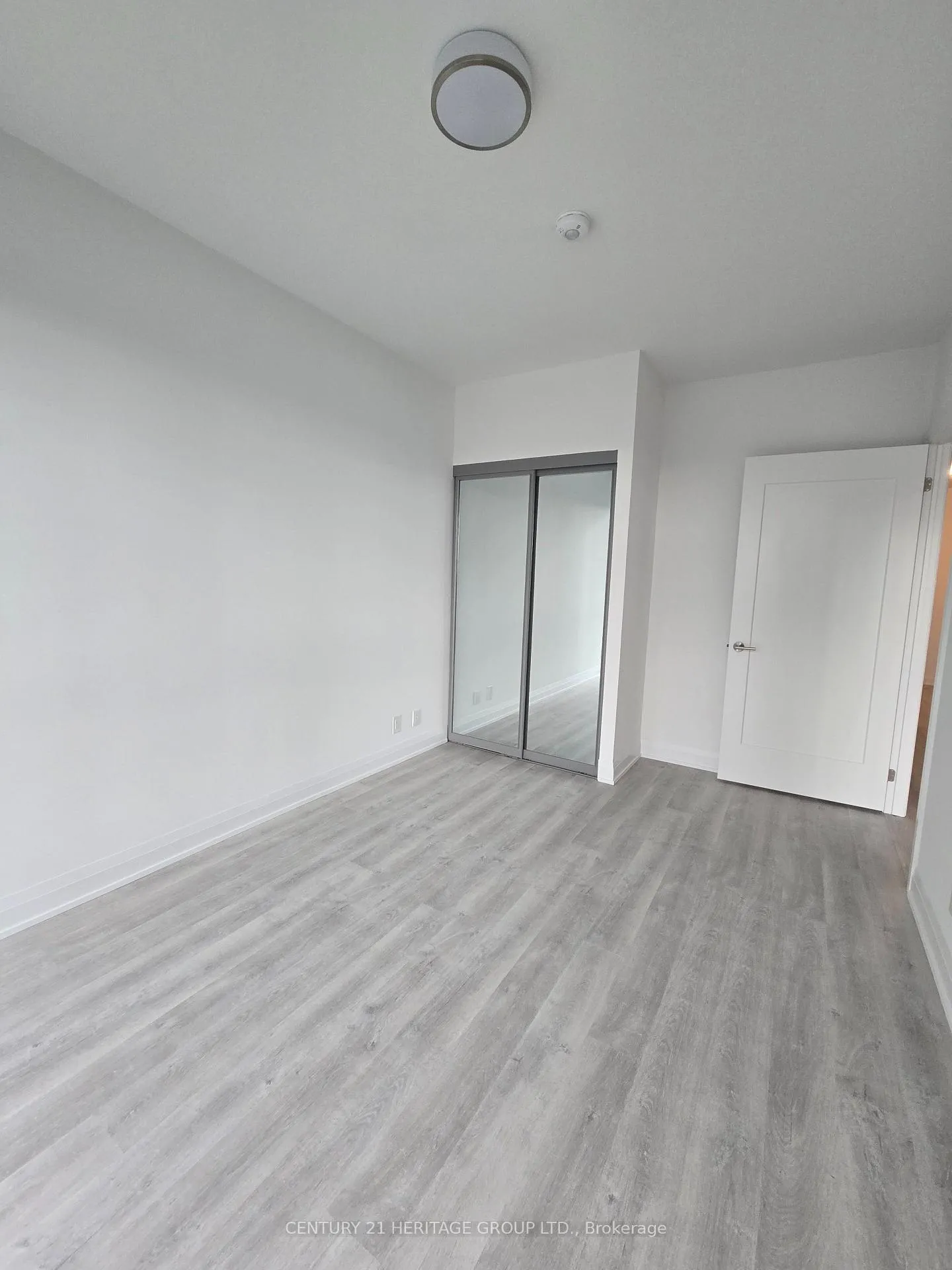 Photo 5 of Unit 1507, 65 Broadway Avenue S, Toronto, Mount Pleasant West — HOMEH