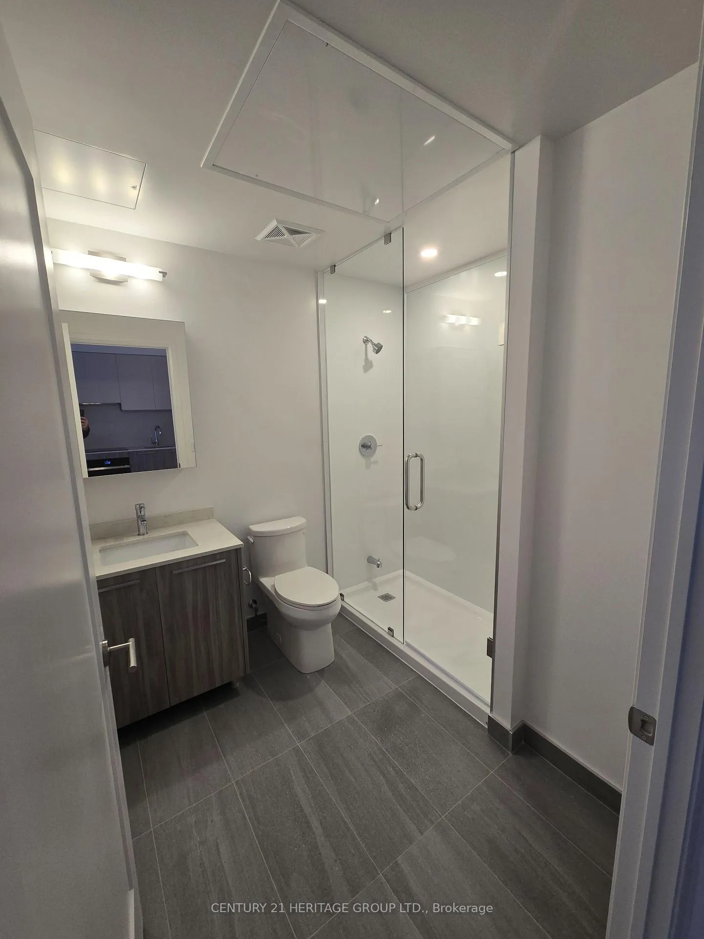 Photo 6 of Unit 1507, 65 Broadway Avenue S, Toronto, Mount Pleasant West — HOMEH