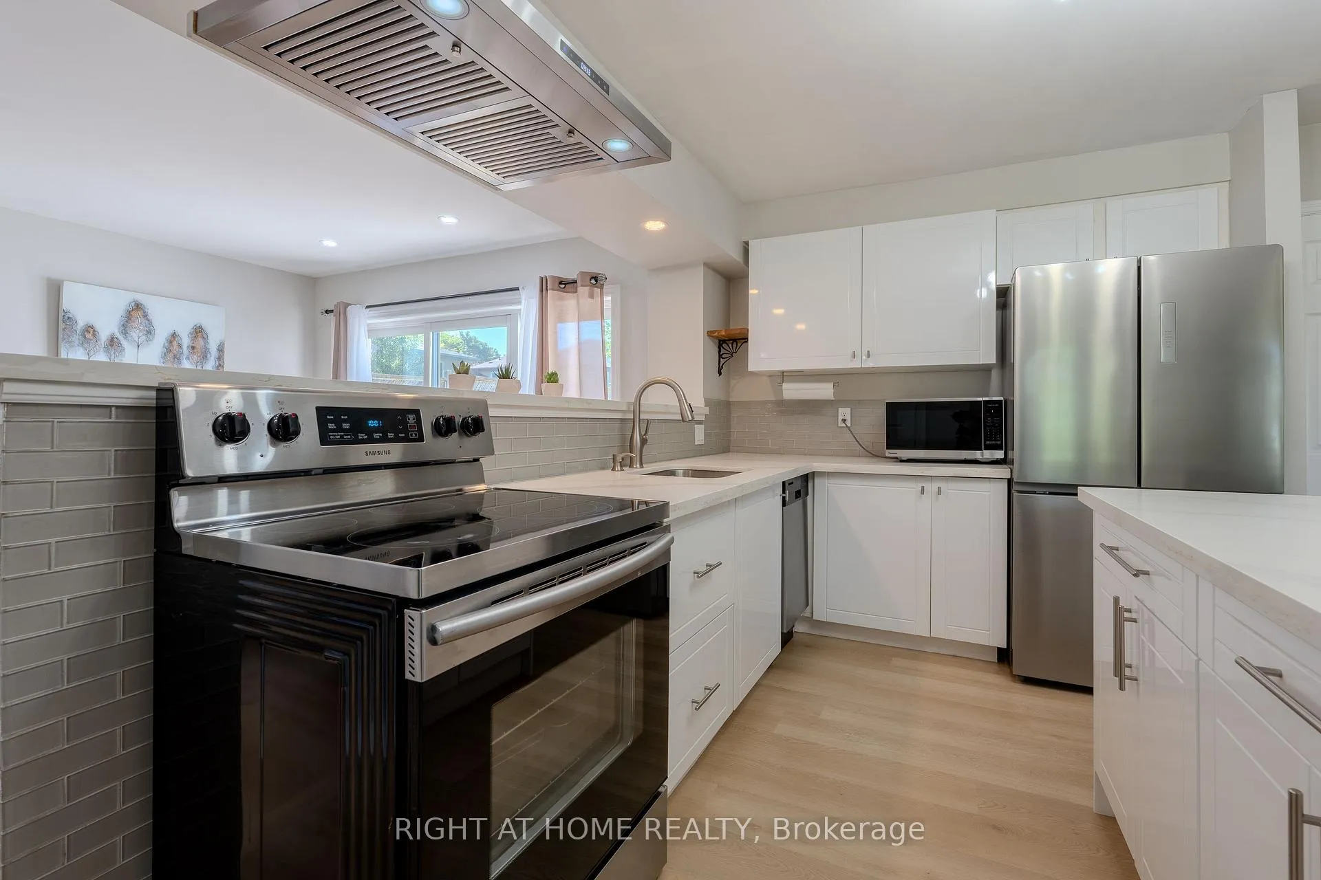 Photo 11 of 80 Chilton Drive, Hamilton, Stoney Creek Mountain — HOMEH