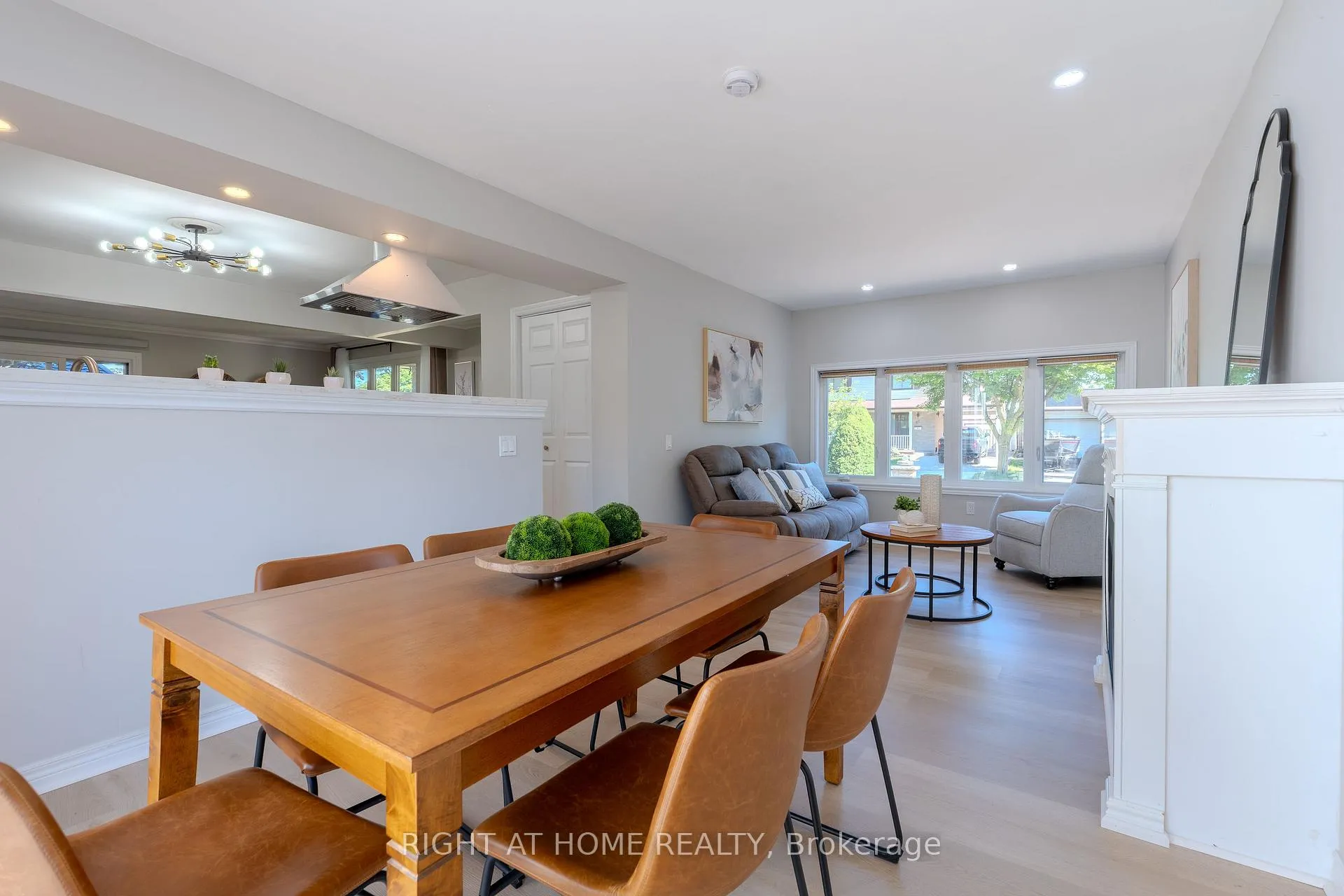 Photo 14 of 80 Chilton Drive, Hamilton, Stoney Creek Mountain — HOMEH