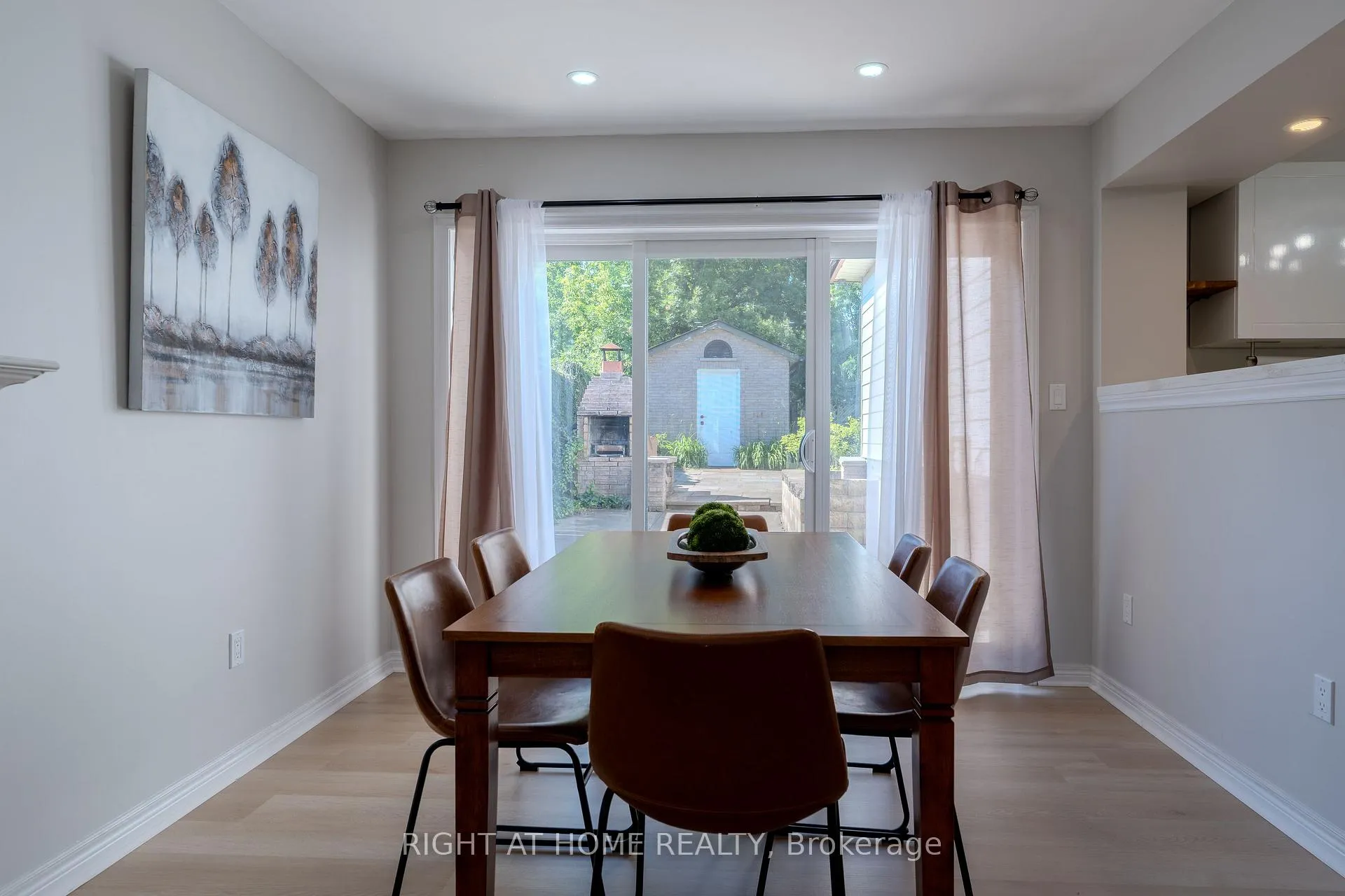 Photo 16 of 80 Chilton Drive, Hamilton, Stoney Creek Mountain — HOMEH