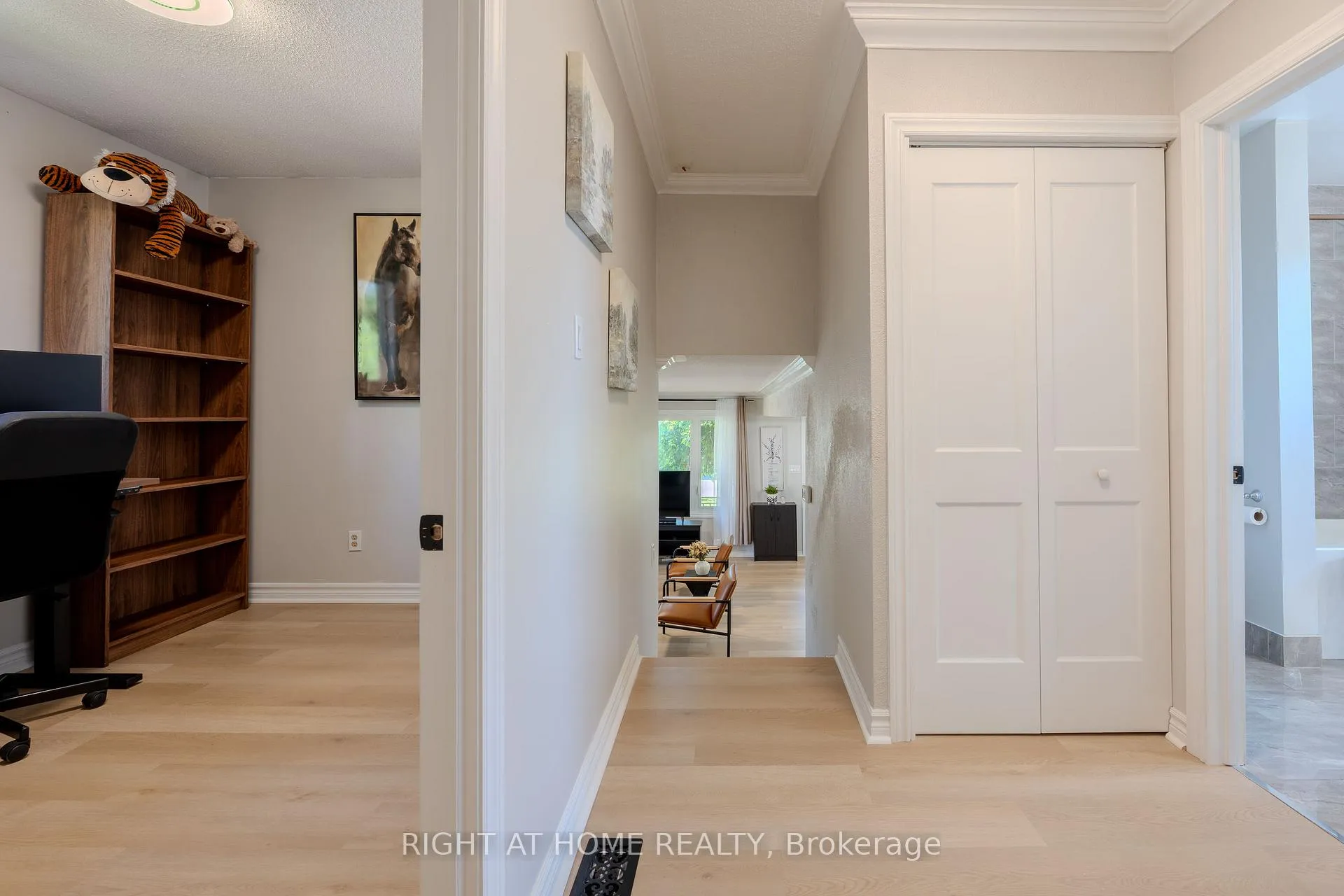 Photo 18 of 80 Chilton Drive, Hamilton, Stoney Creek Mountain — HOMEH
