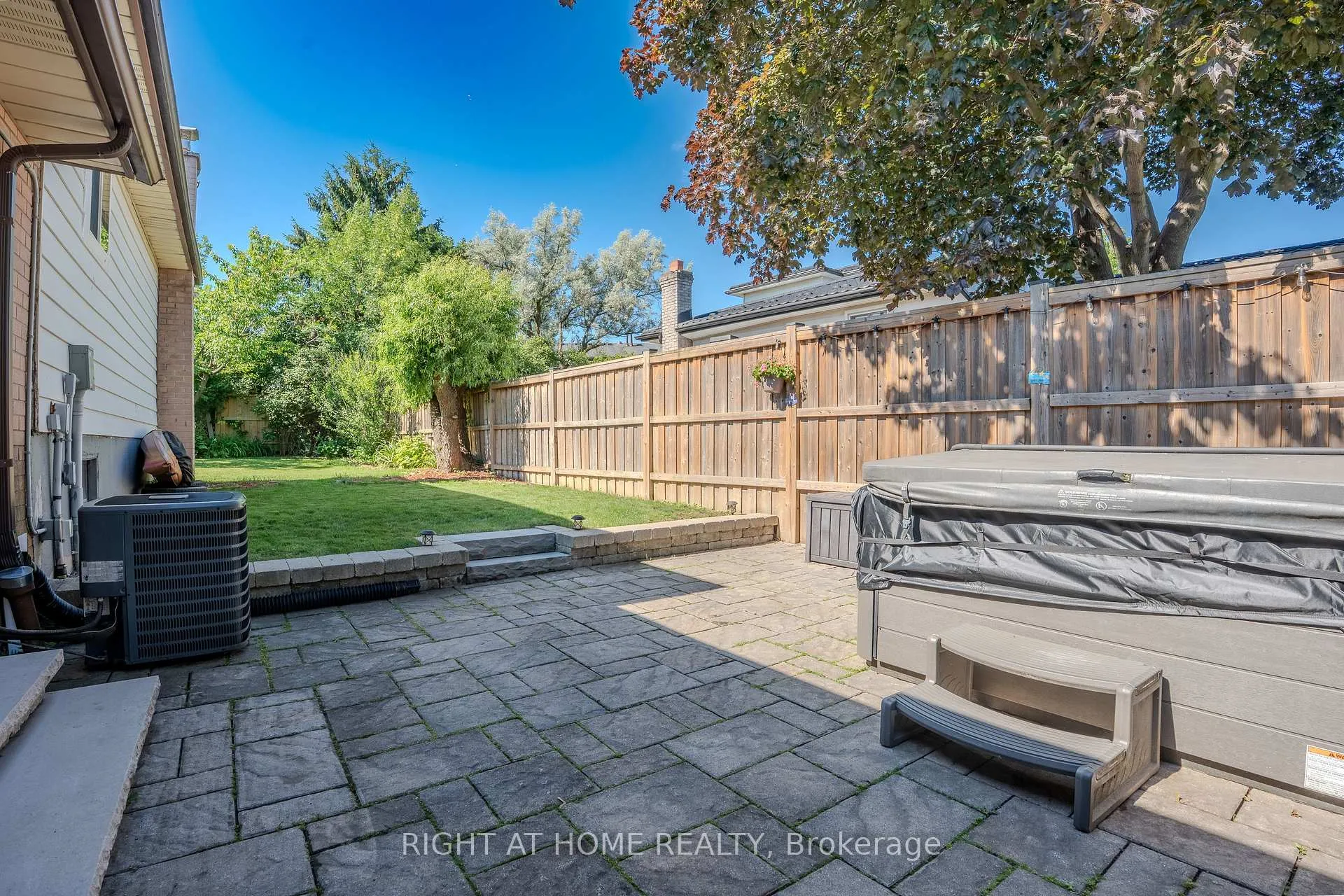Photo 34 of 80 Chilton Drive, Hamilton, Stoney Creek Mountain — HOMEH