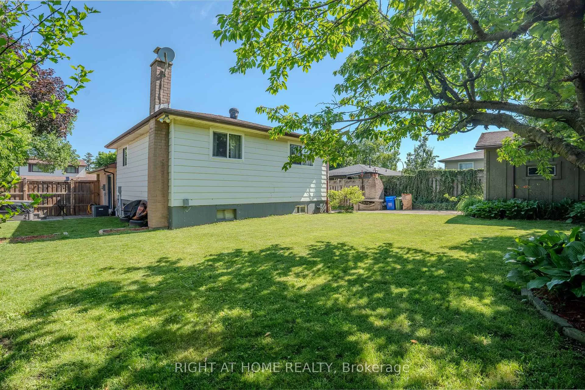 Photo 38 of 80 Chilton Drive, Hamilton, Stoney Creek Mountain — HOMEH