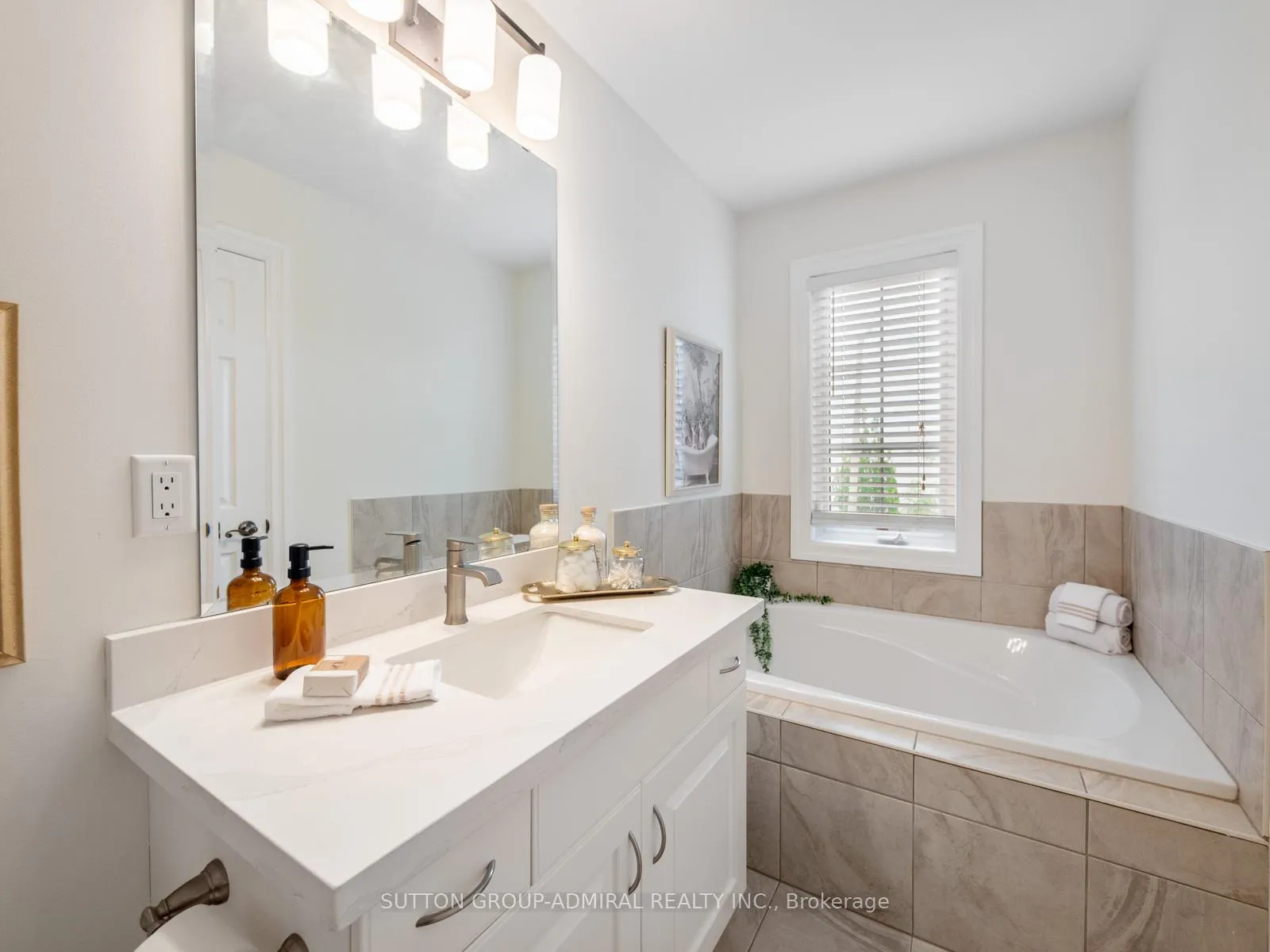 Photo 25 of 10 Forest Run Boulevard, Vaughan, Patterson — HOMEH