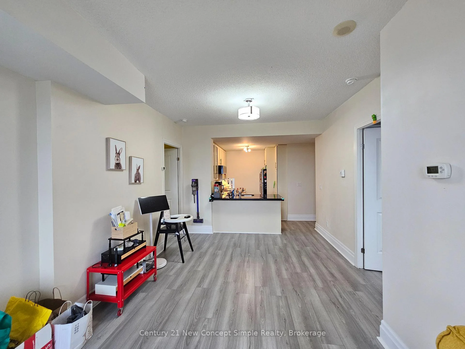 Photo 8 of Unit 904, 131 Upper Duke Crescent, Markham, Unionville — HOMEH