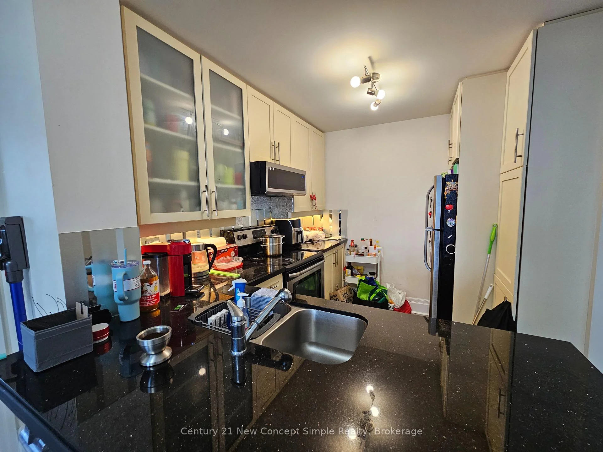 Photo 9 of Unit 904, 131 Upper Duke Crescent, Markham, Unionville — HOMEH
