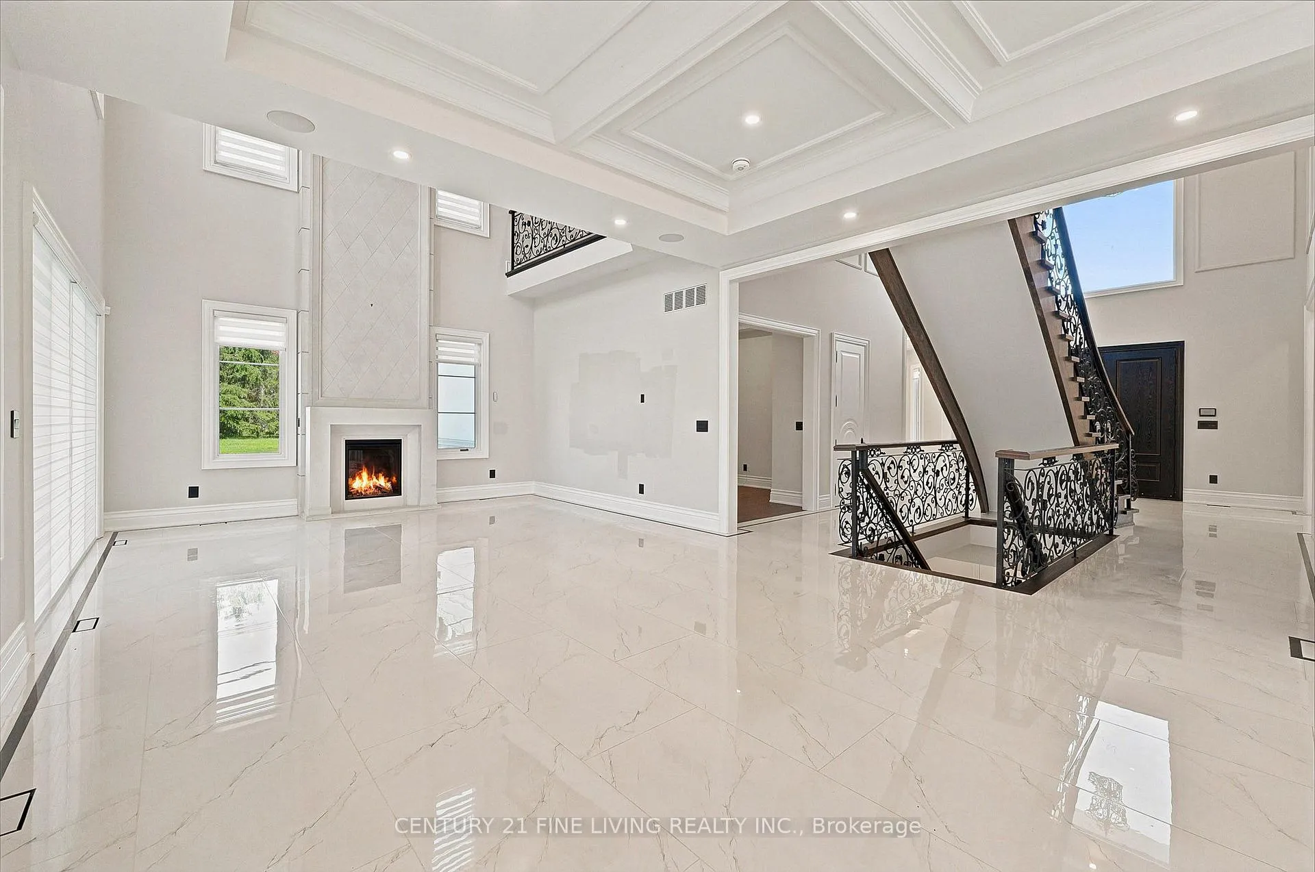 Photo 10 of 4 Grafton Crescent, Brampton, Toronto Gore Rural Estate — HOMEH