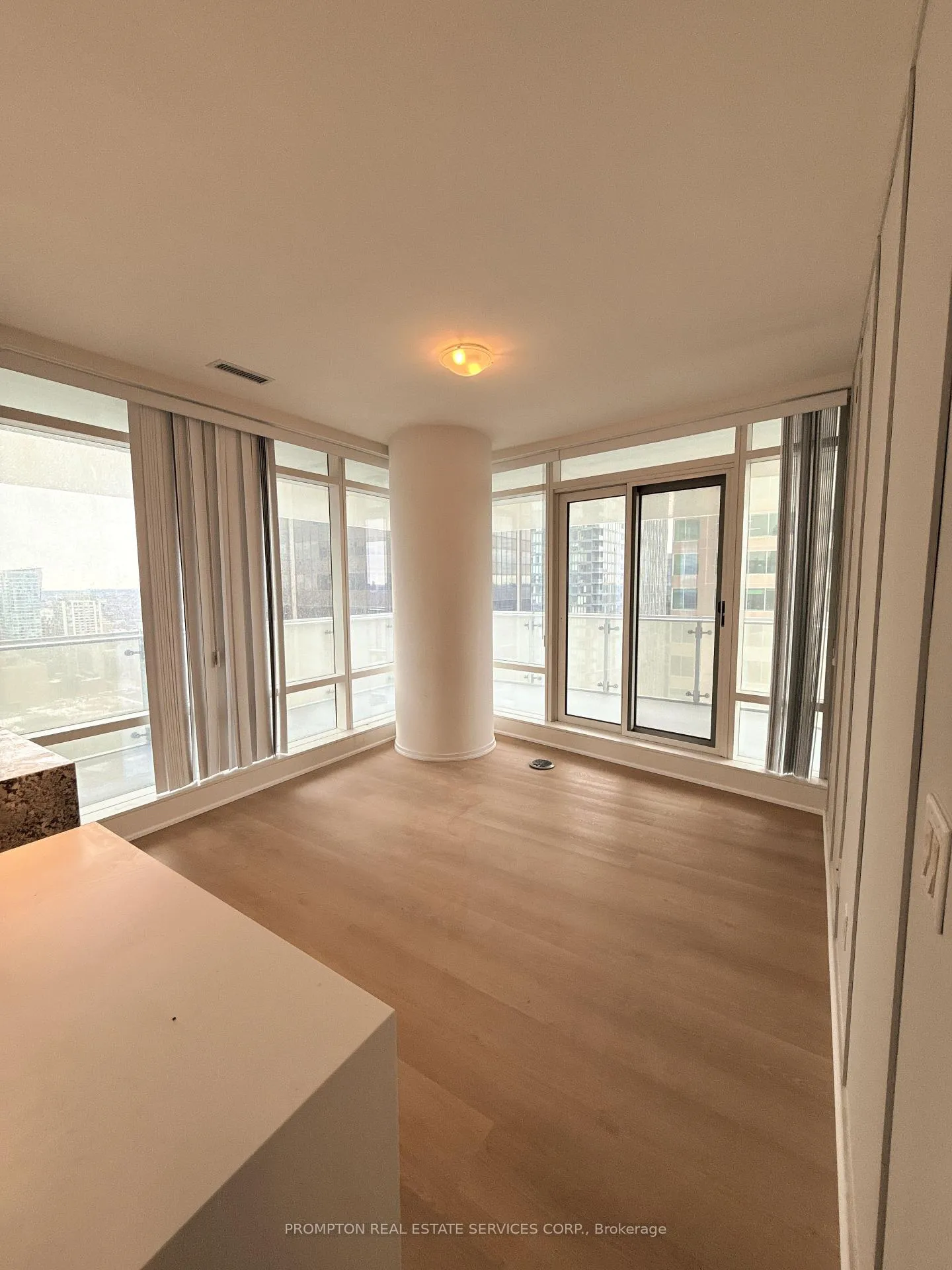 Photo 8 of Unit 3110, 1 Bloor Street E, Toronto, Church-Yonge Corridor — HOMEH