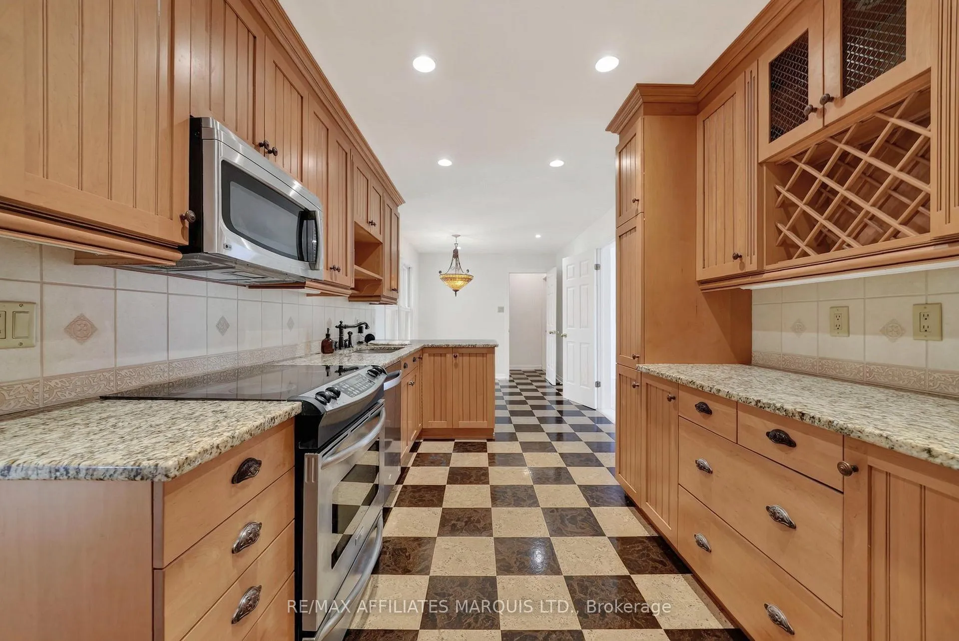 Photo 3 of 1626 Grant Avenue, Cornwall, Cornwall — HOMEH