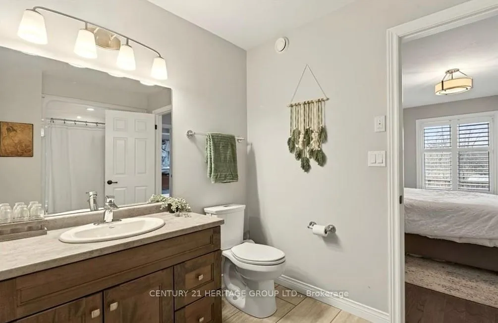 Photo 23 of 67 MacNeil Court, Haldimand — HOMEH