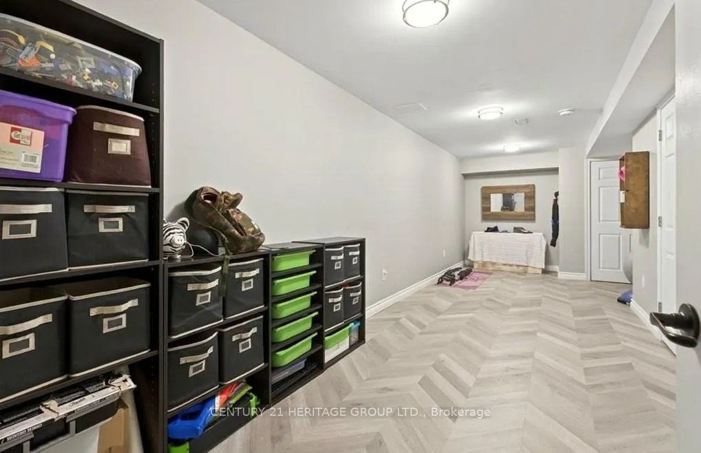 Photo 34 of 67 MacNeil Court, Haldimand — HOMEH