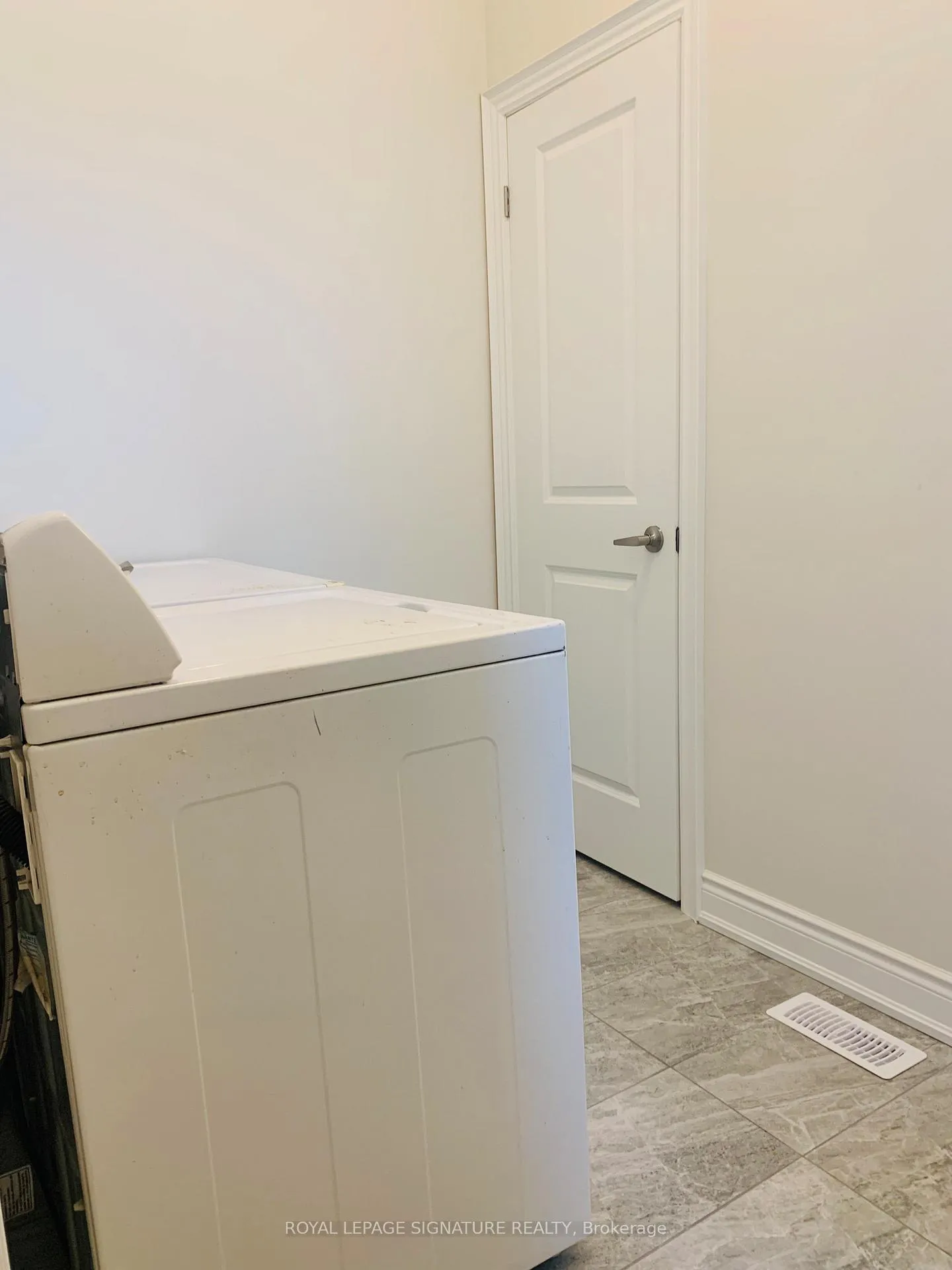 Photo 11 of 1089 Rippingale Trail, Peterborough, Northcrest Ward 5 — HOMEH
