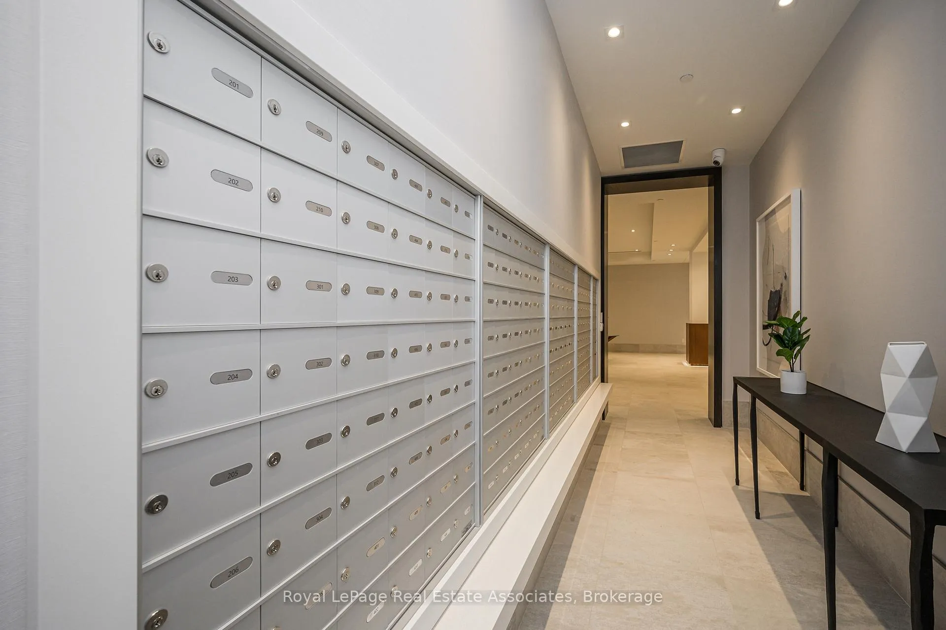 Photo 11 of Unit 506, 385 Winston Road, Grimsby, Grimsby Beach — HOMEH