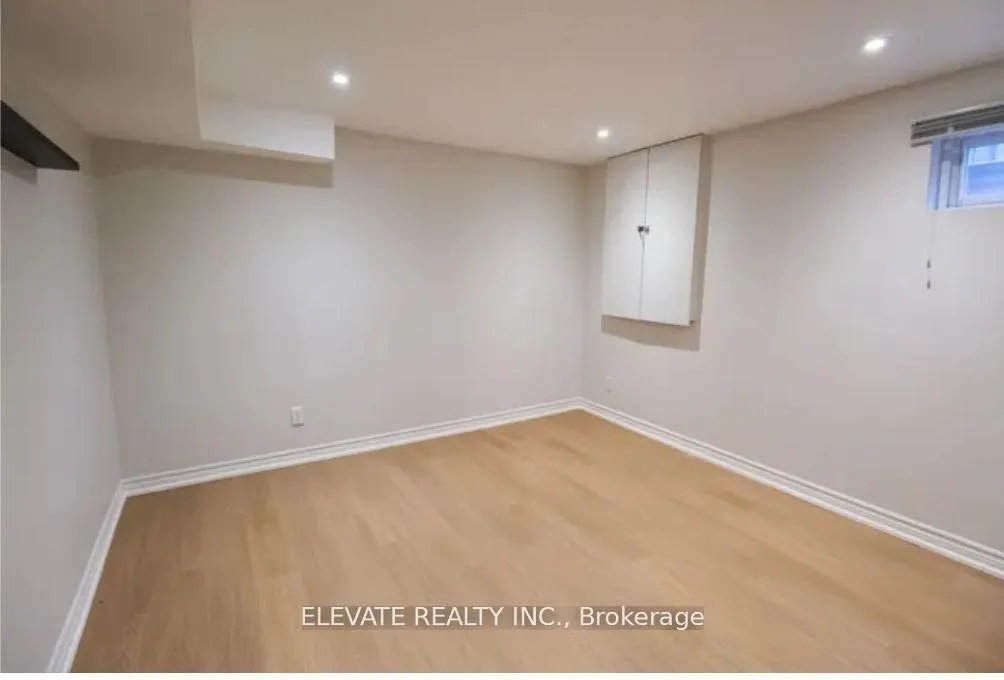 Photo 3 of Unit Lower, 66 Willowbrook Road, Markham, Aileen-Willowbrook — HOMEH