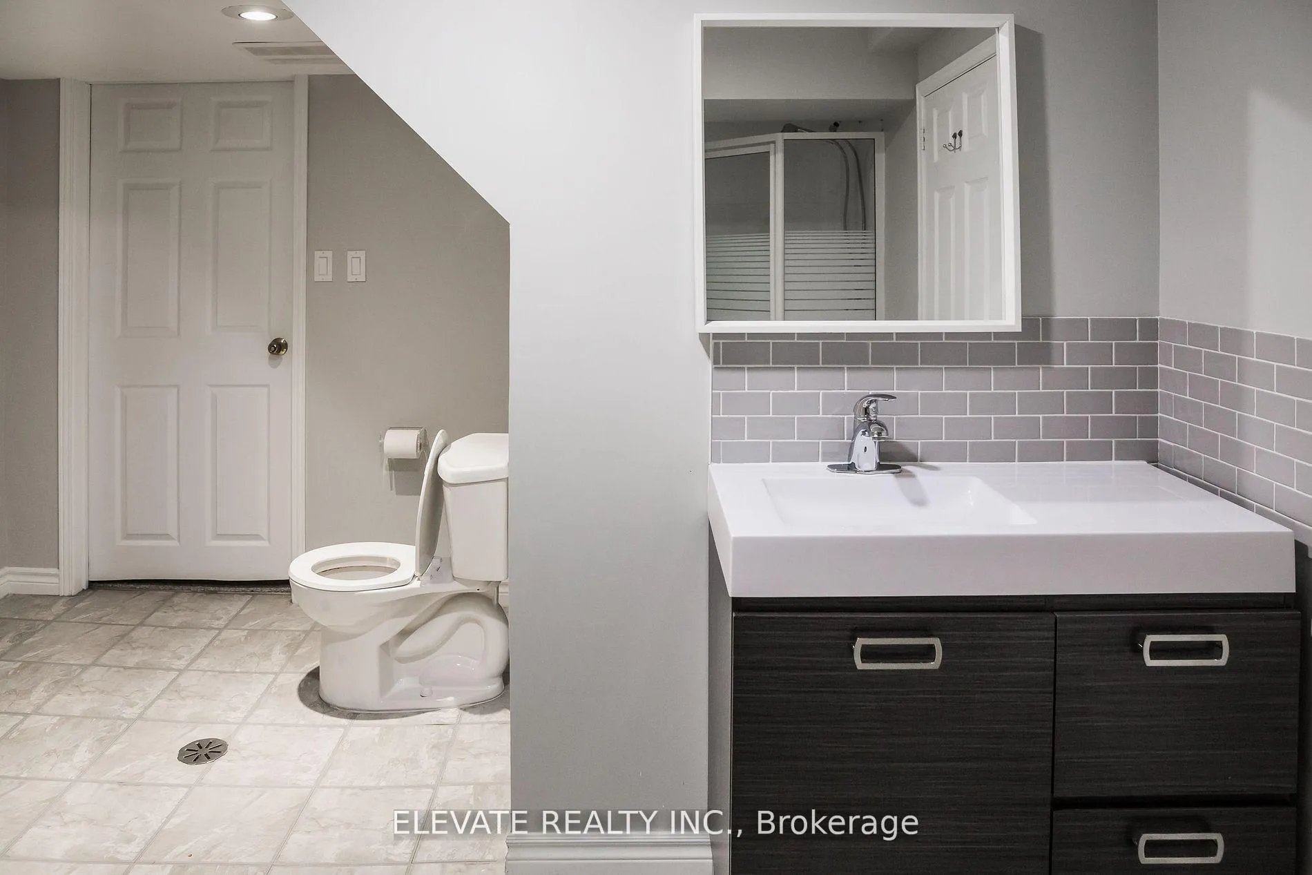 Photo 6 of Unit Lower, 66 Willowbrook Road, Markham, Aileen-Willowbrook — HOMEH