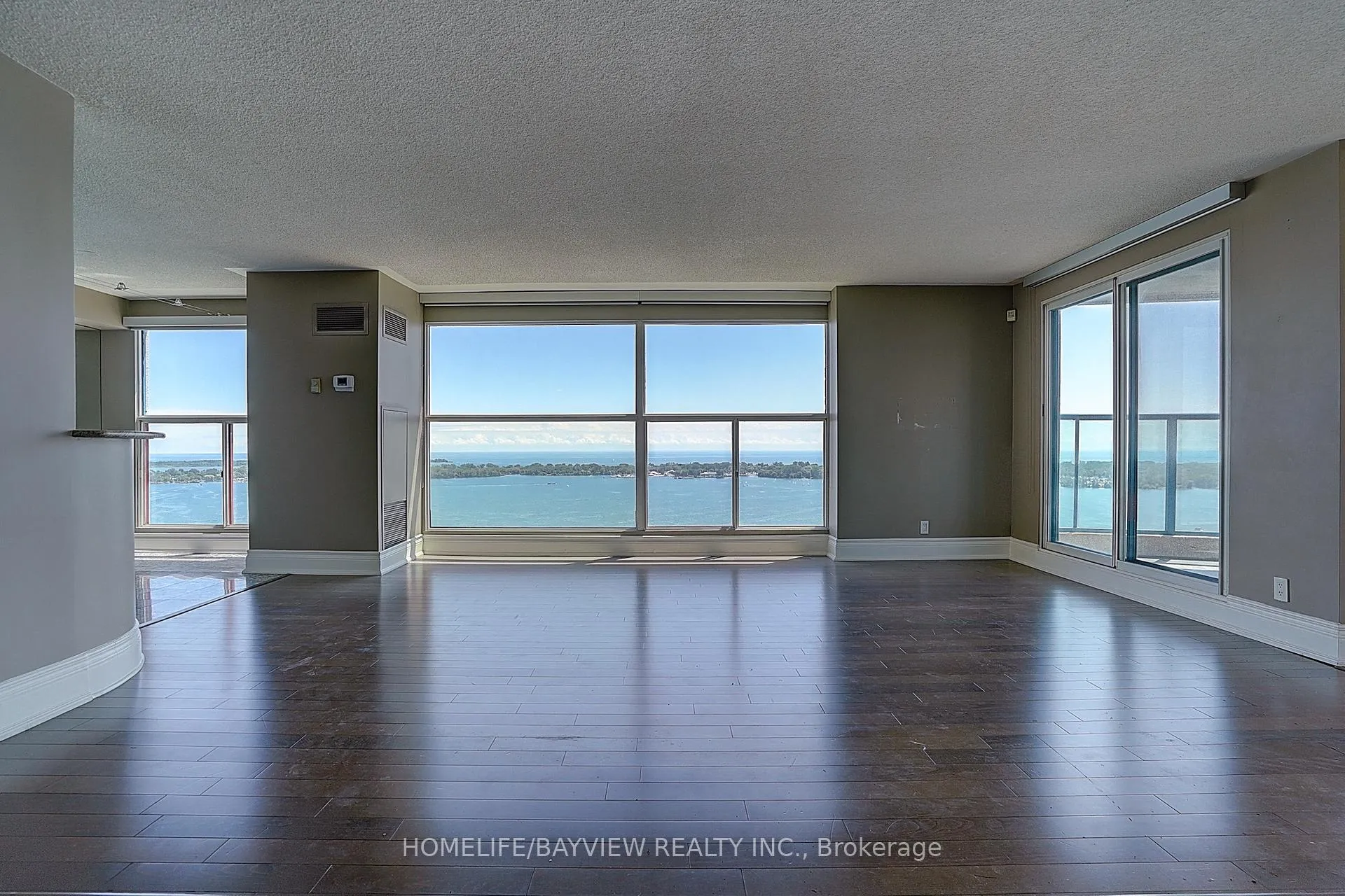 Photo 3 of Unit 3108, 99 Harbour Square, Toronto, Waterfront Communities — HOMEH