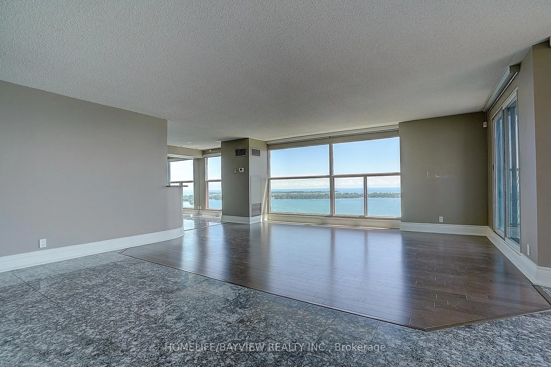 Photo 4 of Unit 3108, 99 Harbour Square, Toronto, Waterfront Communities — HOMEH