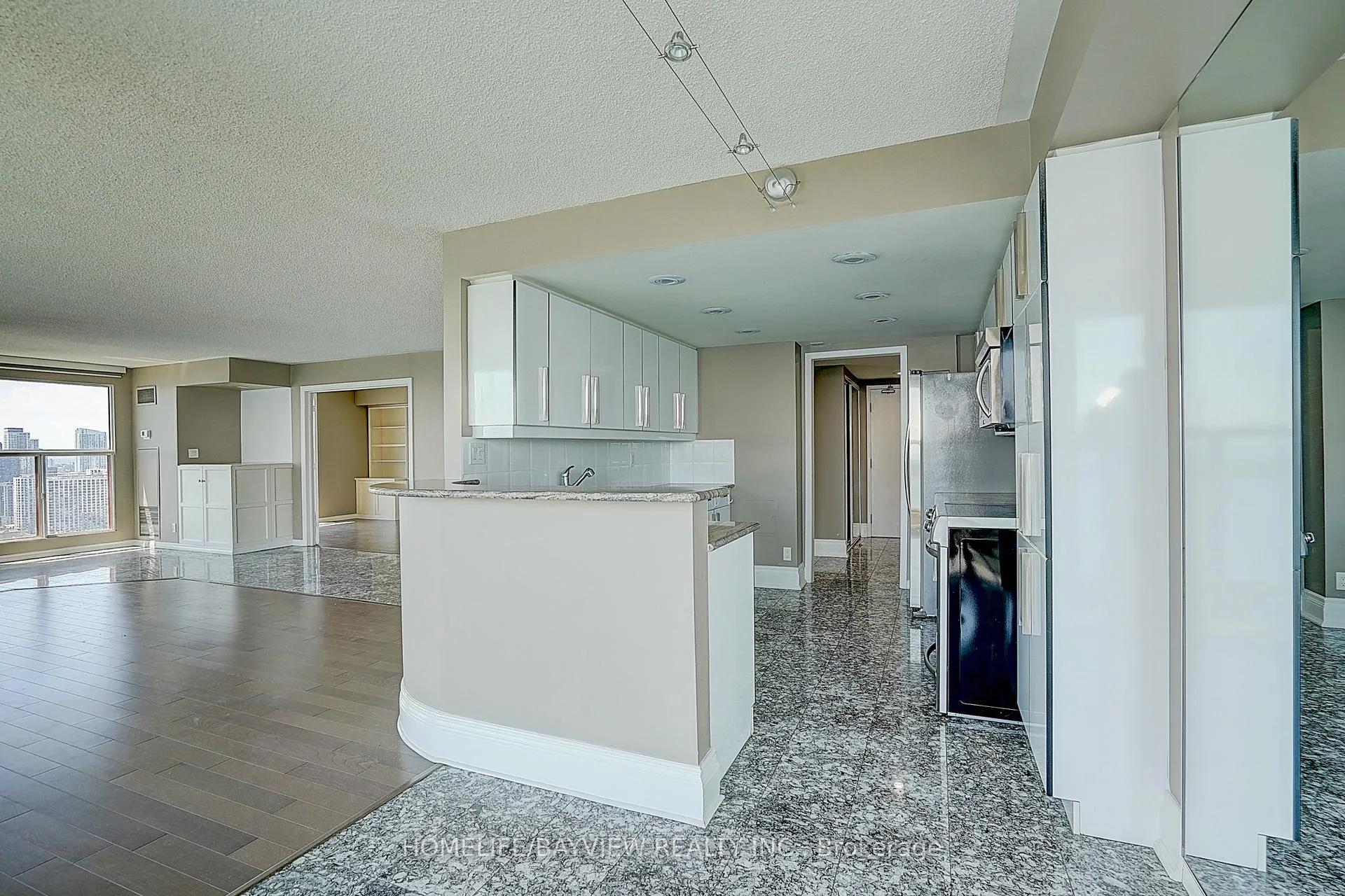 Photo 13 of Unit 3108, 99 Harbour Square, Toronto, Waterfront Communities — HOMEH