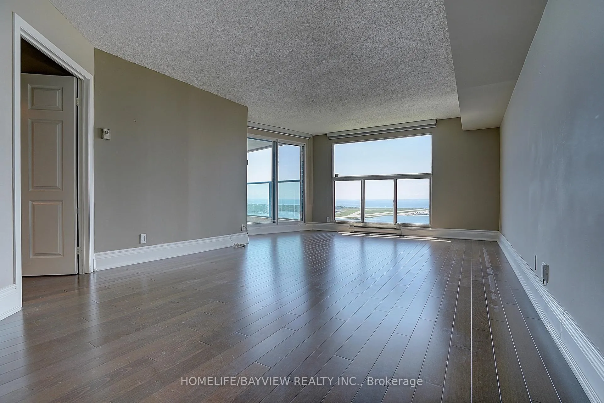 Photo 23 of Unit 3108, 99 Harbour Square, Toronto, Waterfront Communities — HOMEH