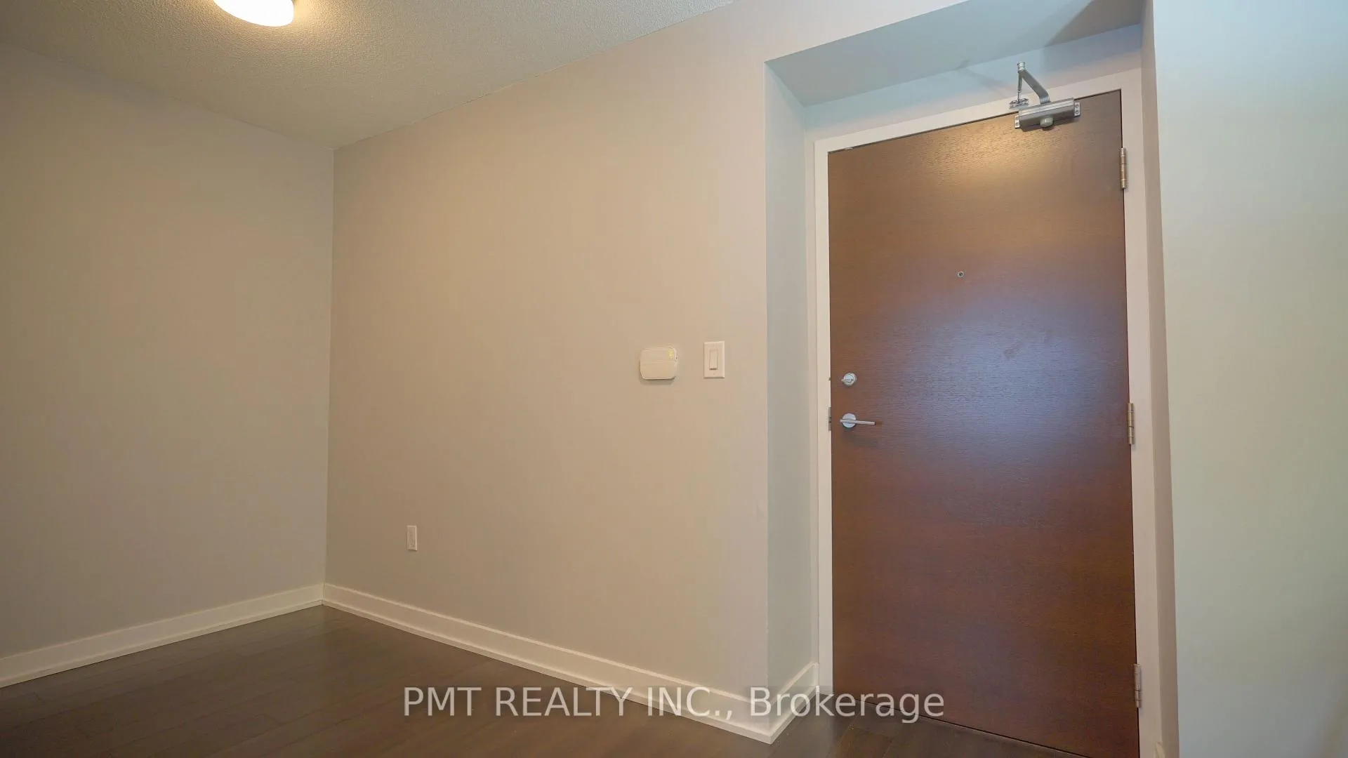 Photo 4 of Unit 323, 21 Iceboat Terrace, Toronto, Waterfront Communities — HOMEH