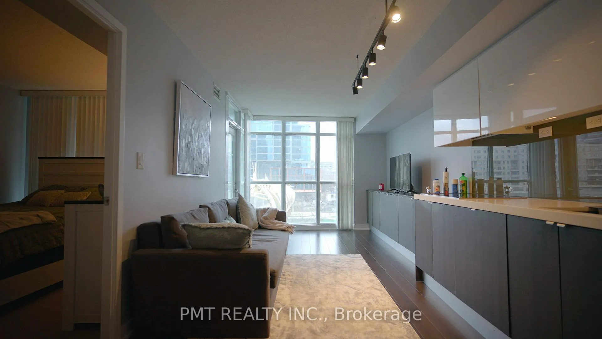 Photo 11 of Unit 323, 21 Iceboat Terrace, Toronto, Waterfront Communities — HOMEH