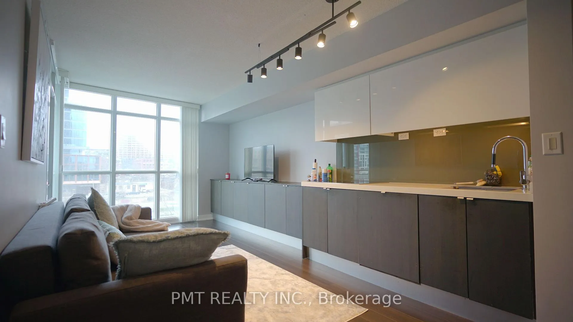 Photo 12 of Unit 323, 21 Iceboat Terrace, Toronto, Waterfront Communities — HOMEH