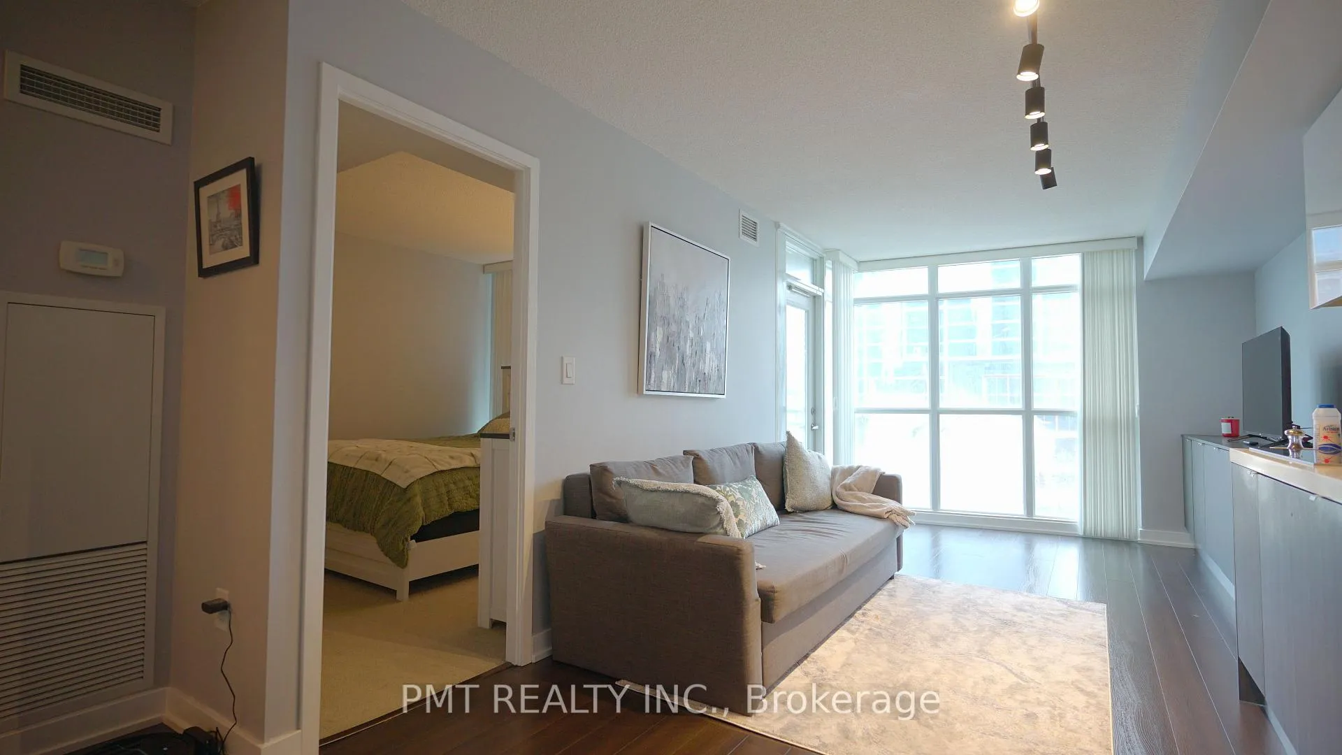 Photo 13 of Unit 323, 21 Iceboat Terrace, Toronto, Waterfront Communities — HOMEH