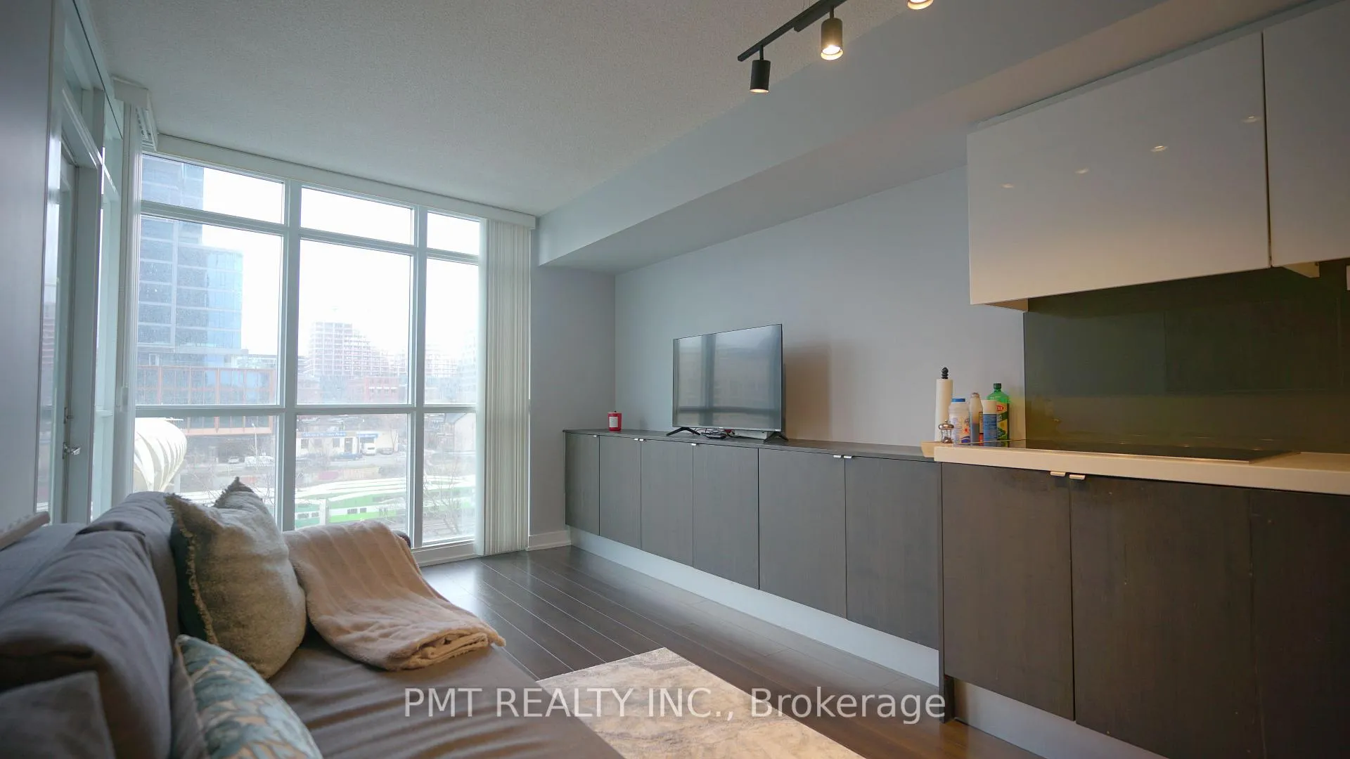 Photo 16 of Unit 323, 21 Iceboat Terrace, Toronto, Waterfront Communities — HOMEH
