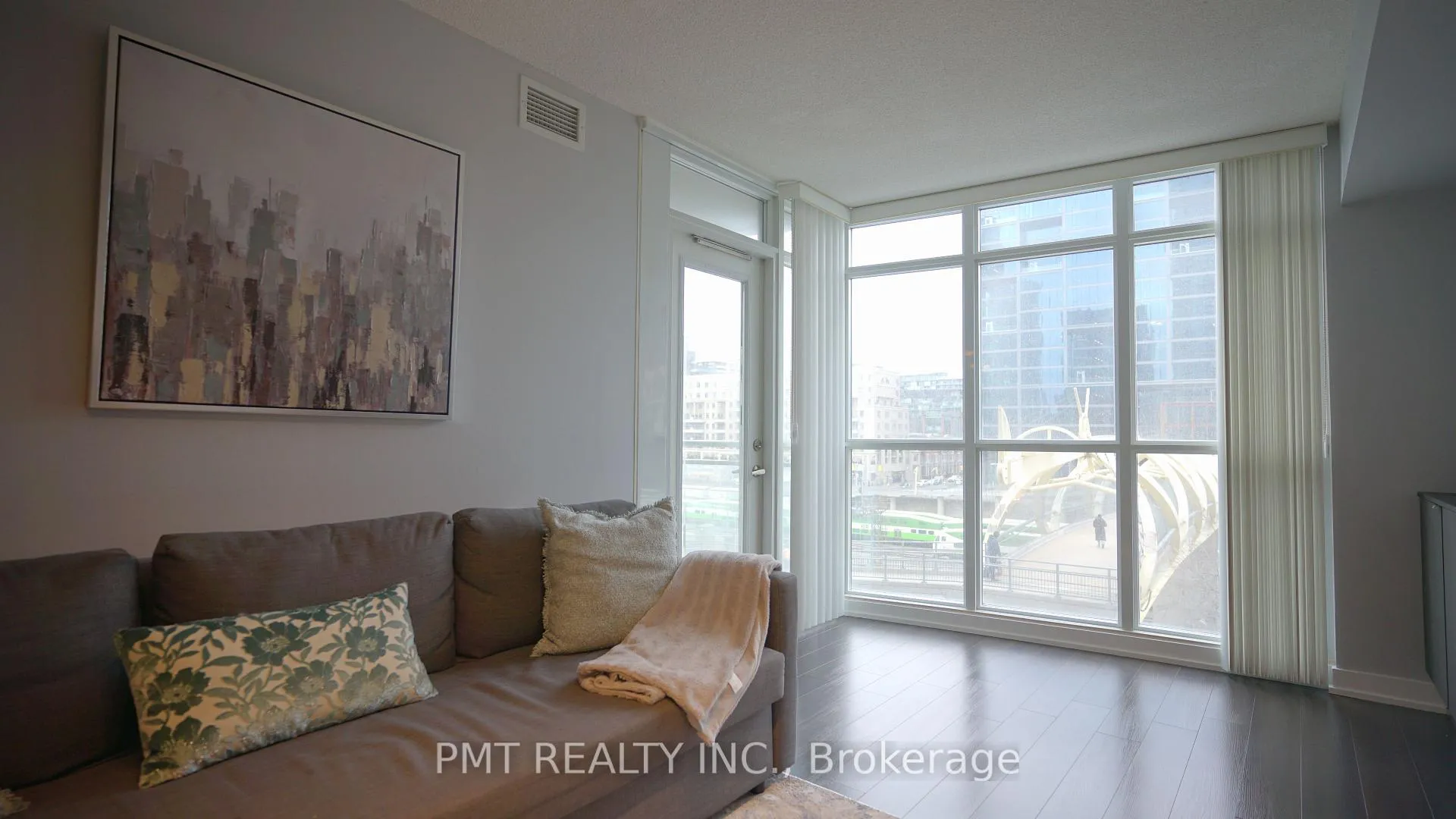 Photo 17 of Unit 323, 21 Iceboat Terrace, Toronto, Waterfront Communities — HOMEH