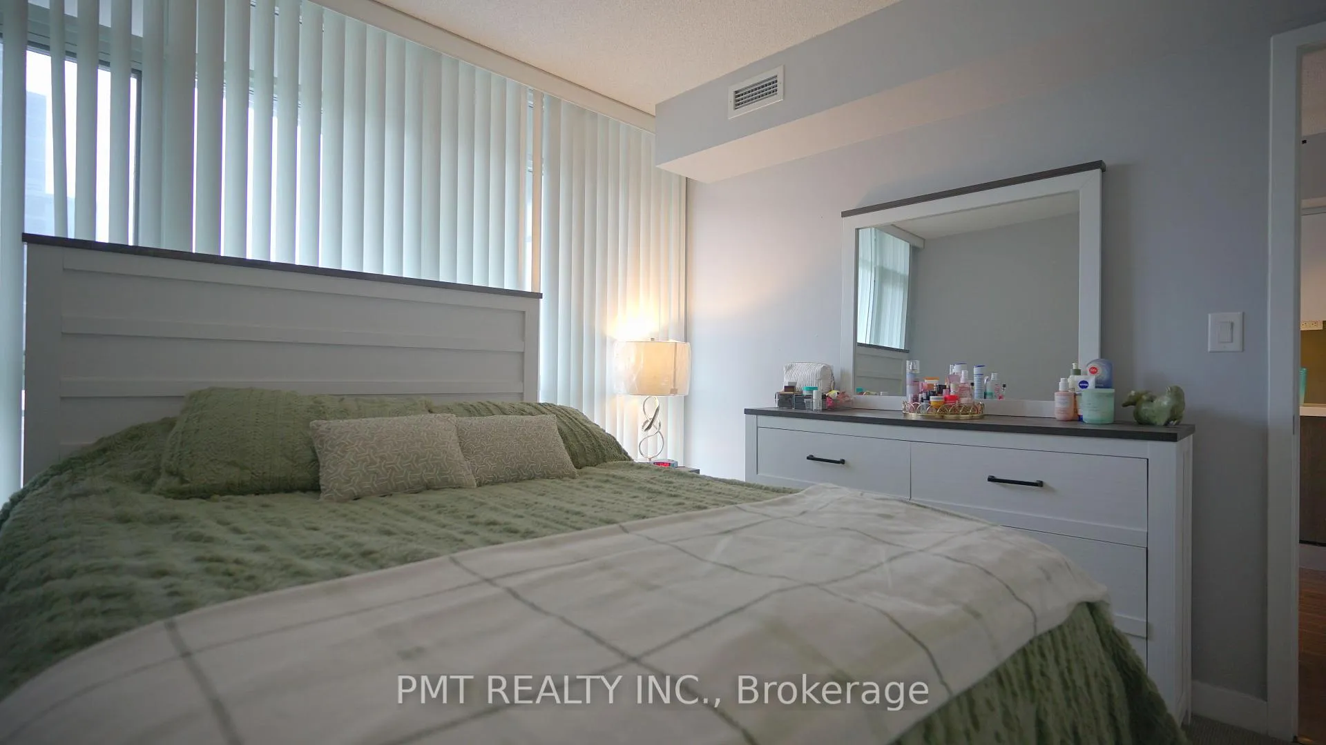 Photo 19 of Unit 323, 21 Iceboat Terrace, Toronto, Waterfront Communities — HOMEH