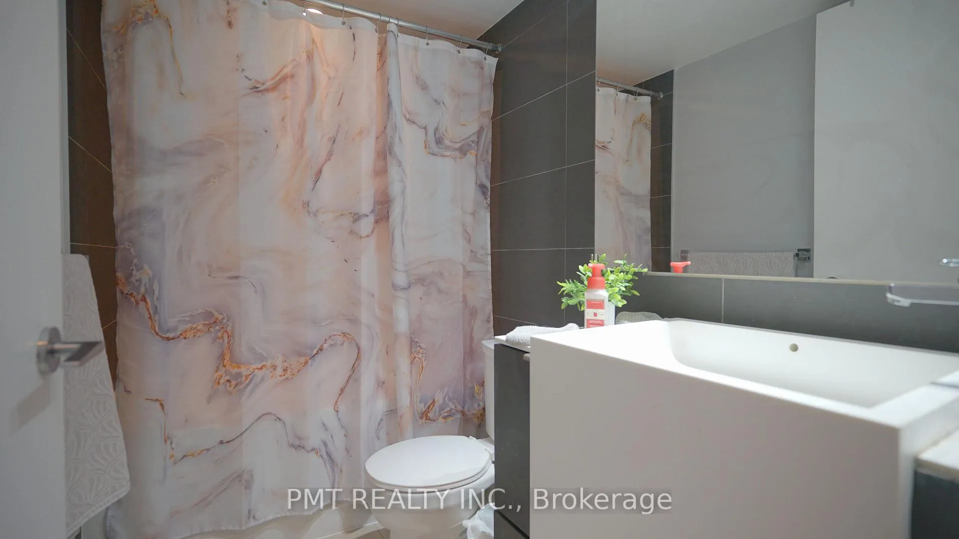 Photo 21 of Unit 323, 21 Iceboat Terrace, Toronto, Waterfront Communities — HOMEH
