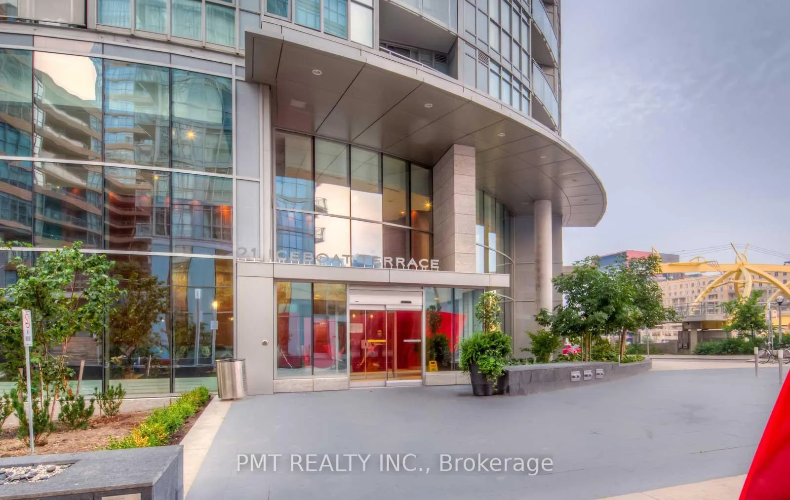 Photo 23 of Unit 323, 21 Iceboat Terrace, Toronto, Waterfront Communities — HOMEH