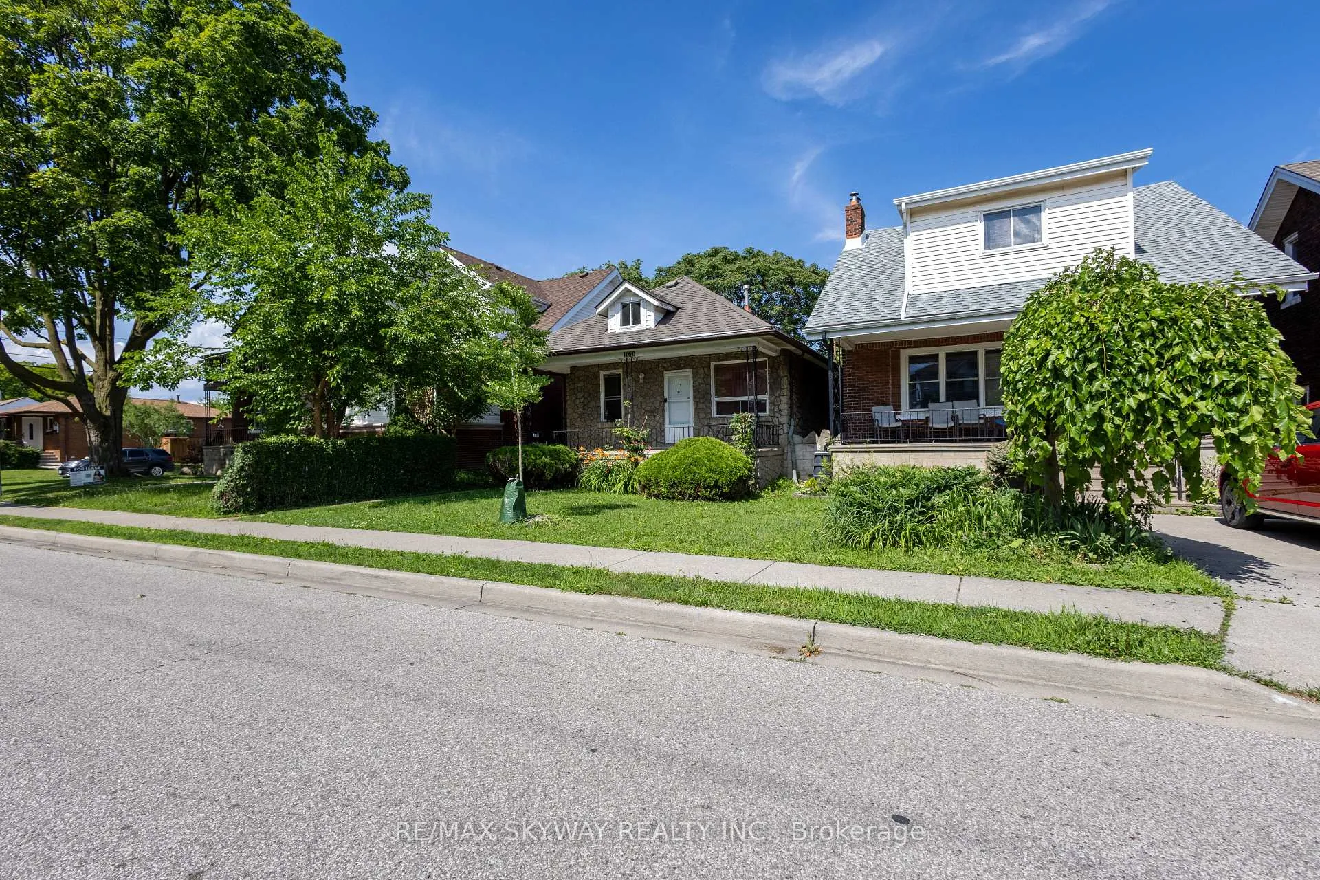 Photo 4 of 1160 Elm Avenue, Windsor — HOMEH