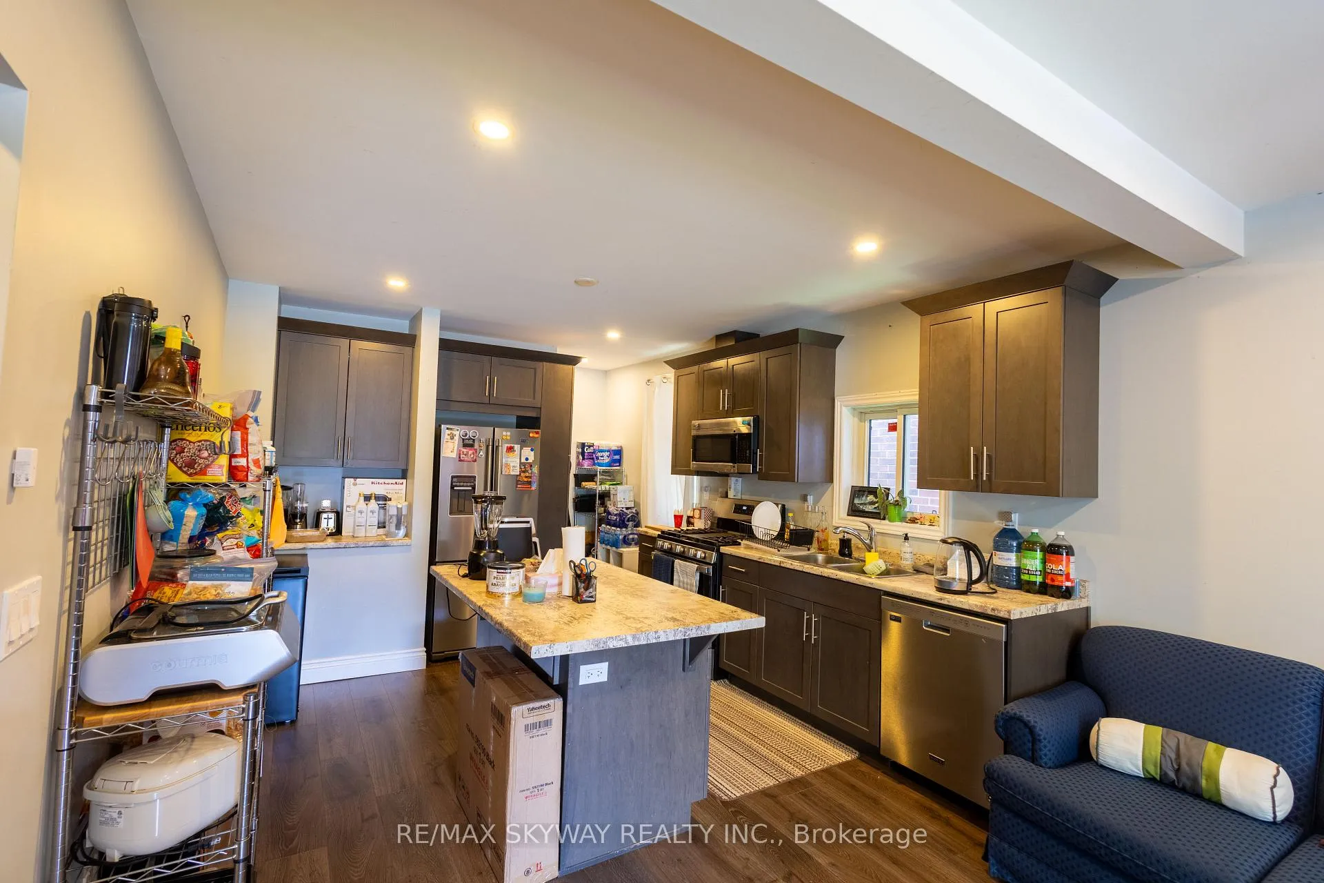 Photo 7 of 1160 Elm Avenue, Windsor — HOMEH