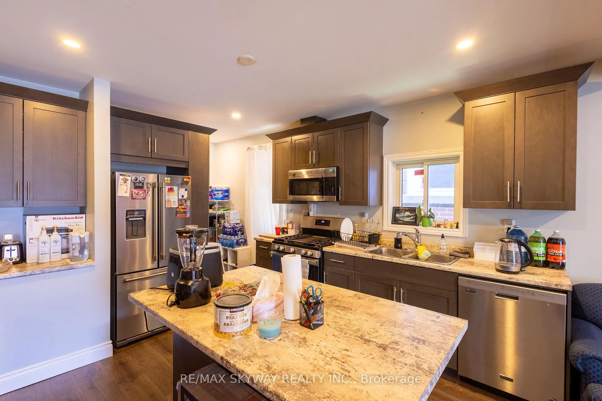 Photo 8 of 1160 Elm Avenue, Windsor — HOMEH