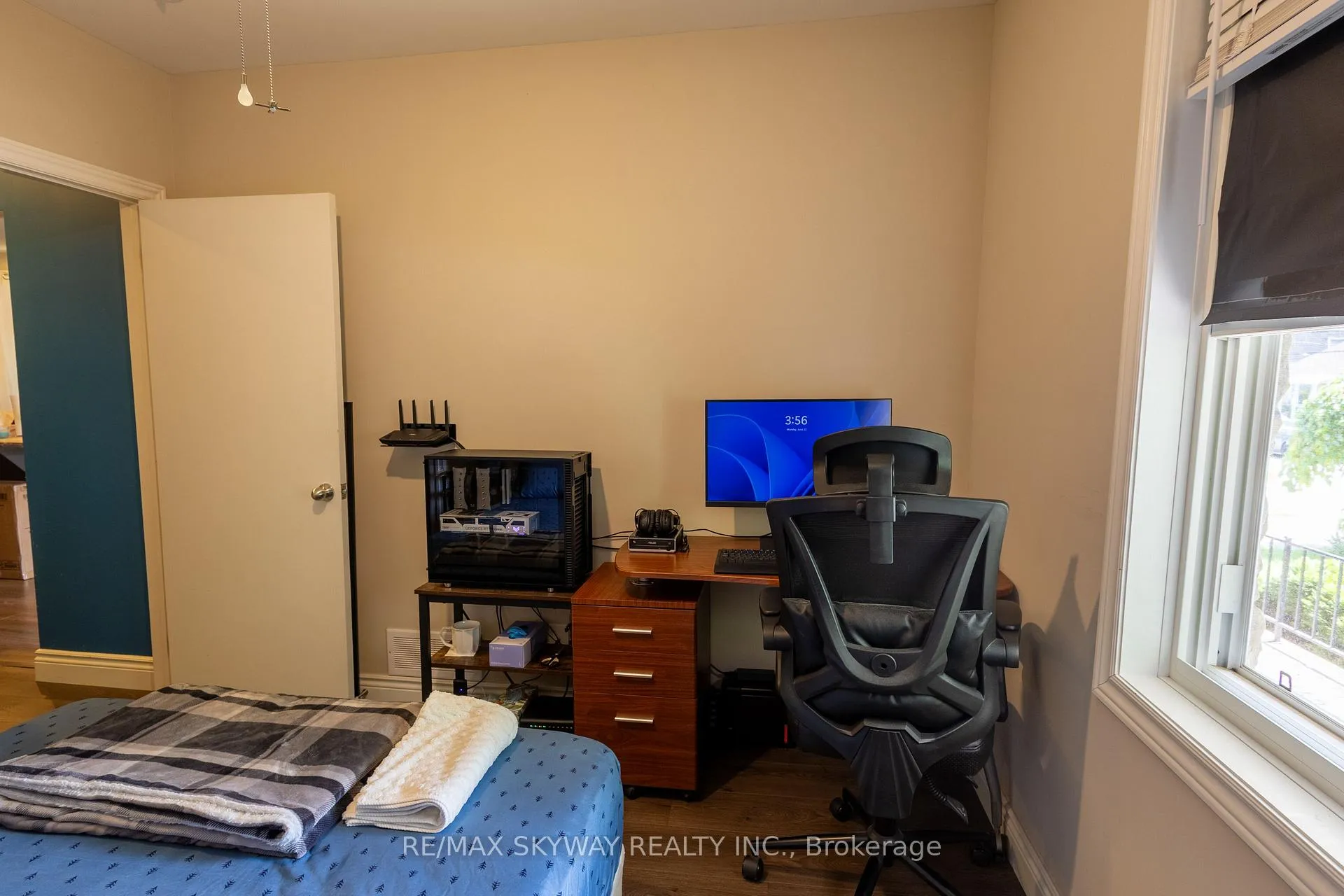 Photo 11 of 1160 Elm Avenue, Windsor — HOMEH