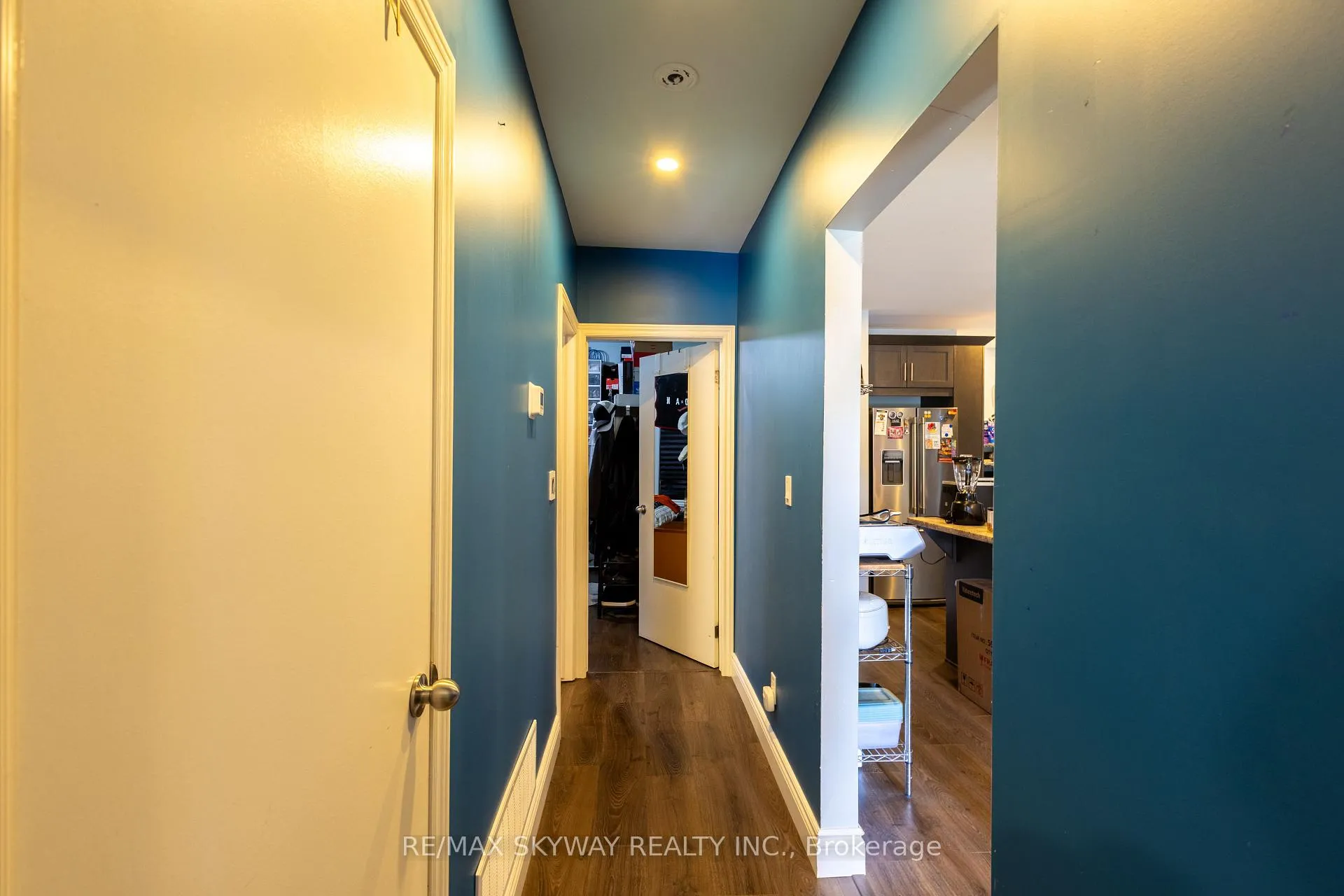 Photo 12 of 1160 Elm Avenue, Windsor — HOMEH