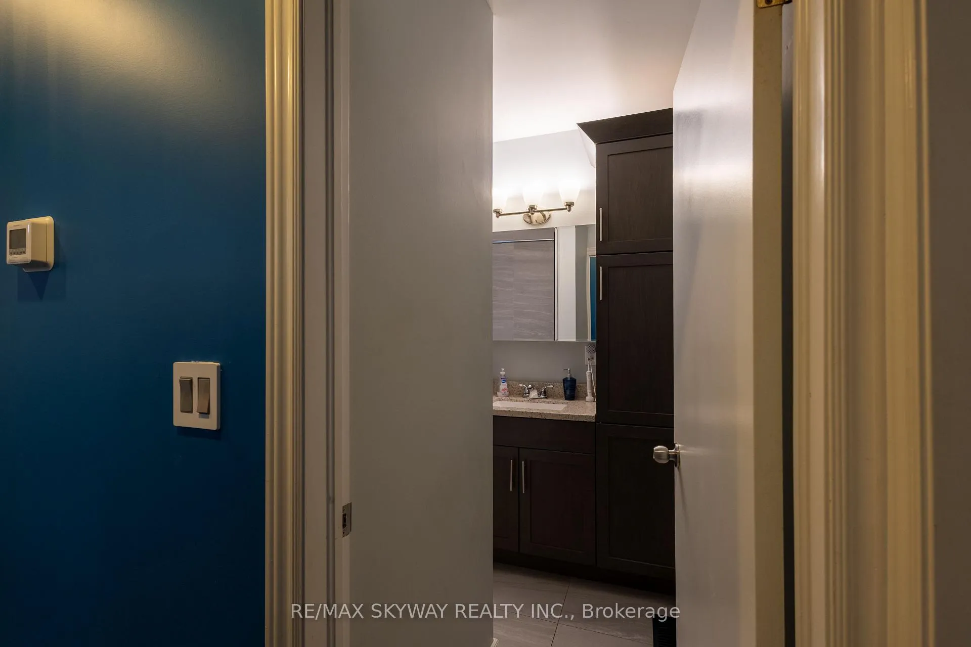 Photo 13 of 1160 Elm Avenue, Windsor — HOMEH