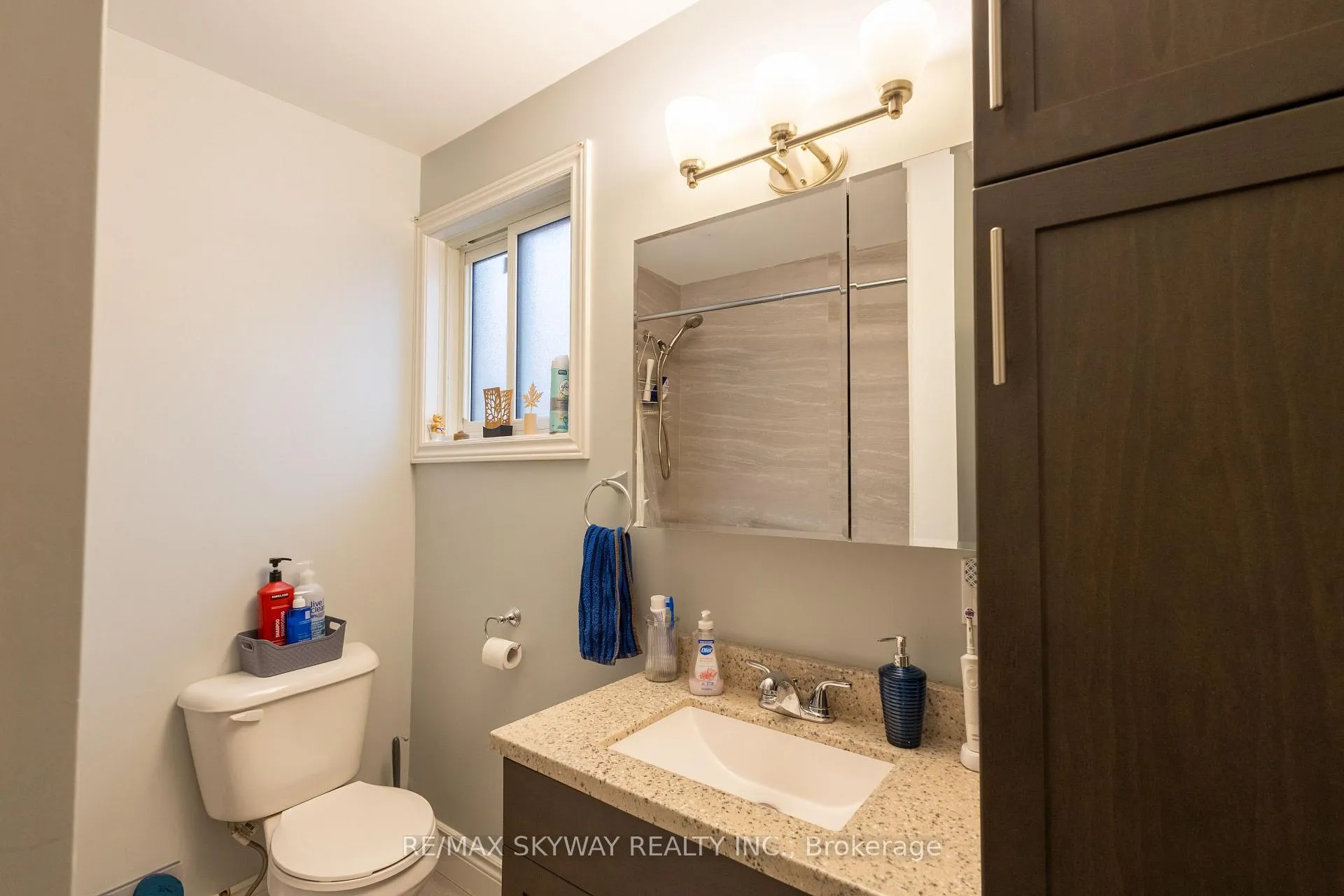 Photo 14 of 1160 Elm Avenue, Windsor — HOMEH