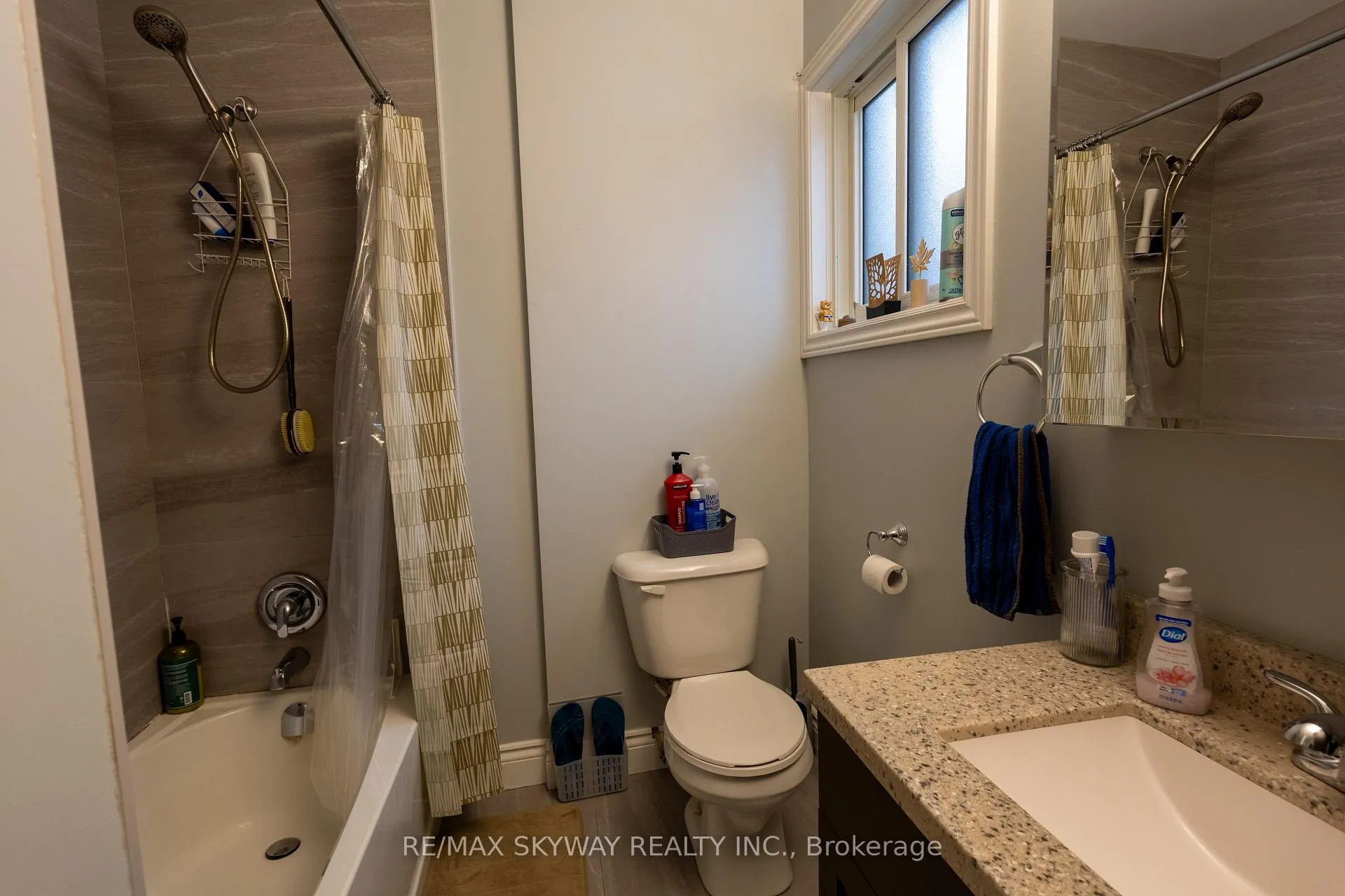 Photo 15 of 1160 Elm Avenue, Windsor — HOMEH