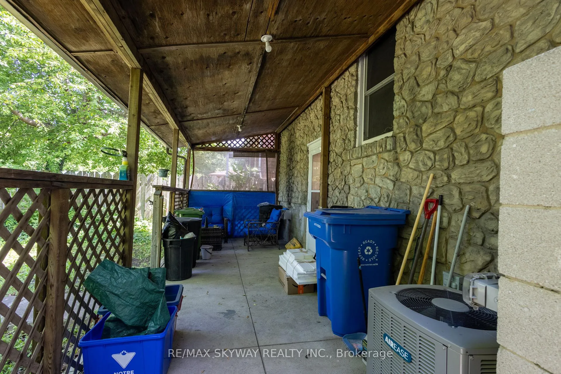 Photo 23 of 1160 Elm Avenue, Windsor — HOMEH